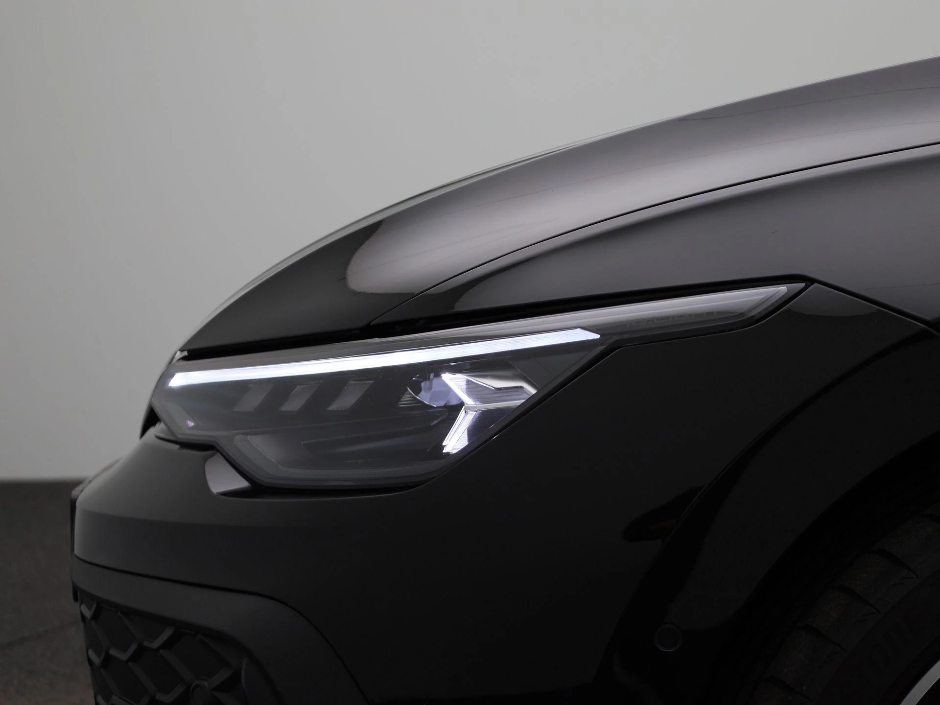 Volkswagen-Golf-image-14