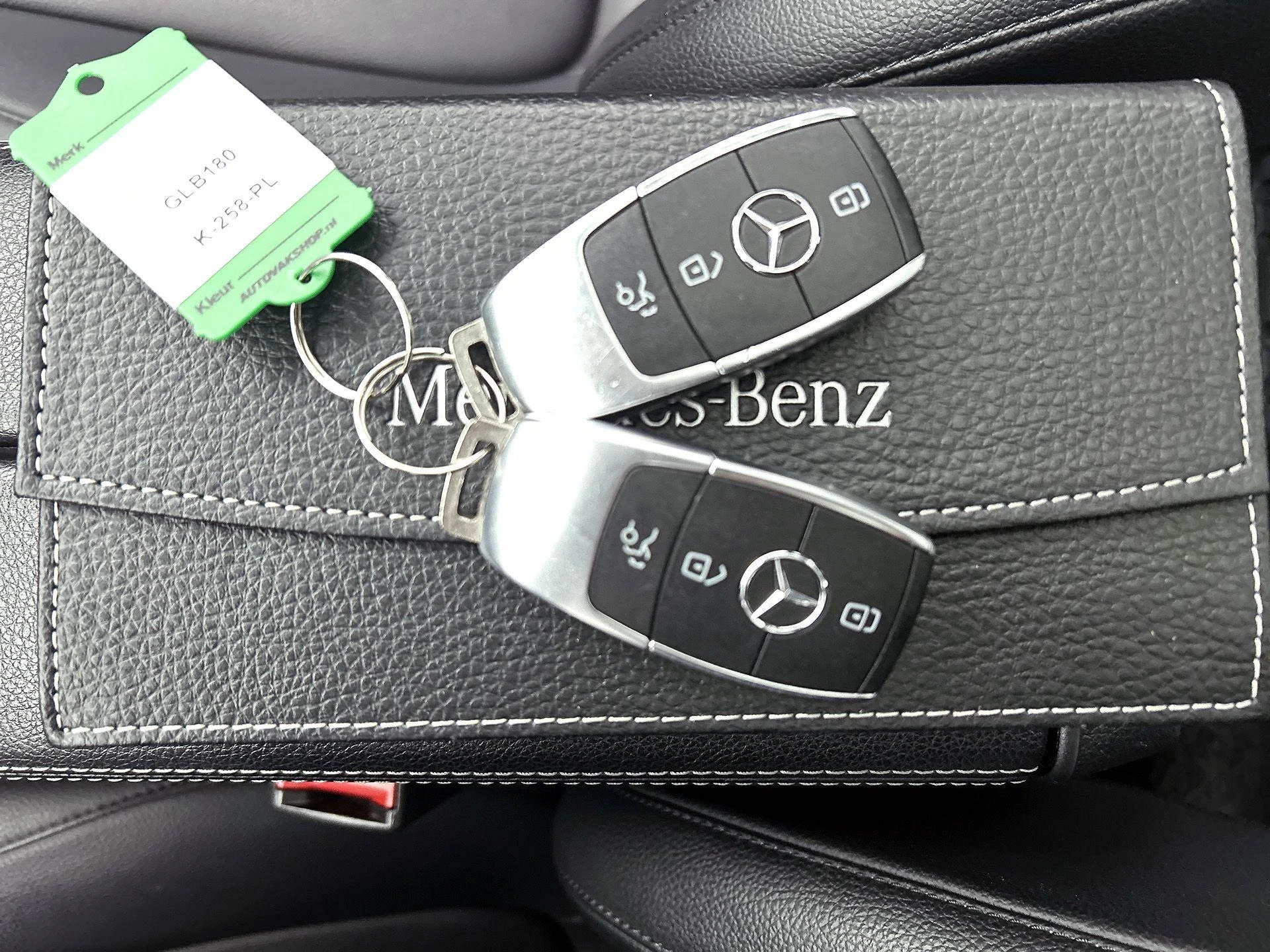 Mercedes-Benz-GLB-image-38