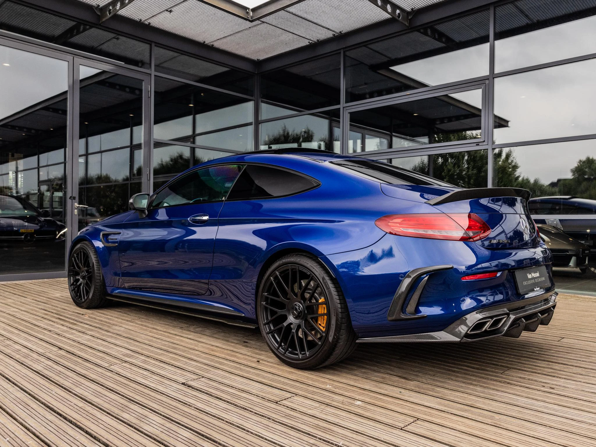 Mercedes-Benz-C-Klasse-image-18