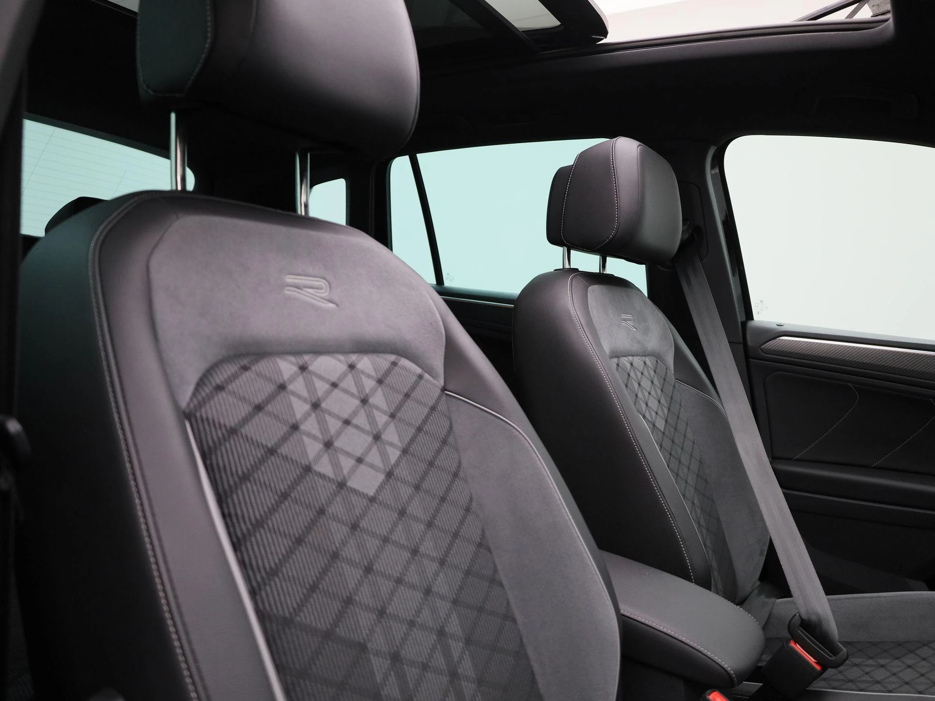 Volkswagen-Tiguan-image-39