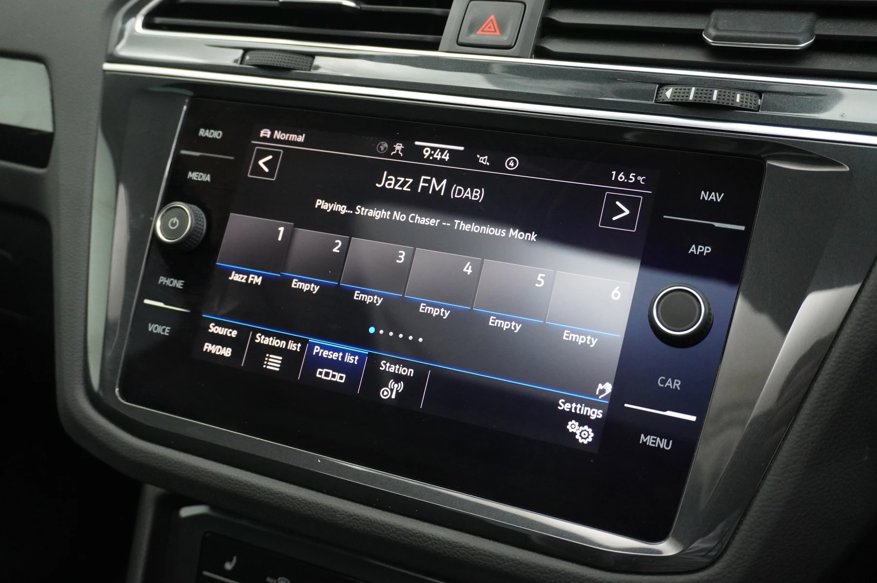Volkswagen-Tiguan-image-38