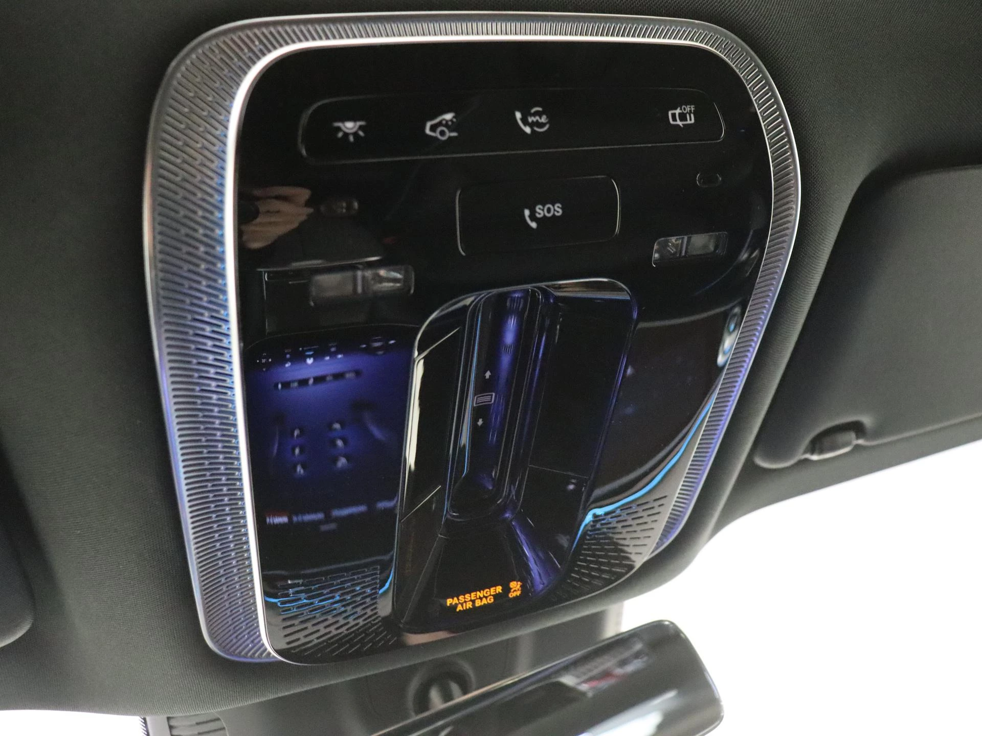 Mercedes-Benz-EQS-image-21