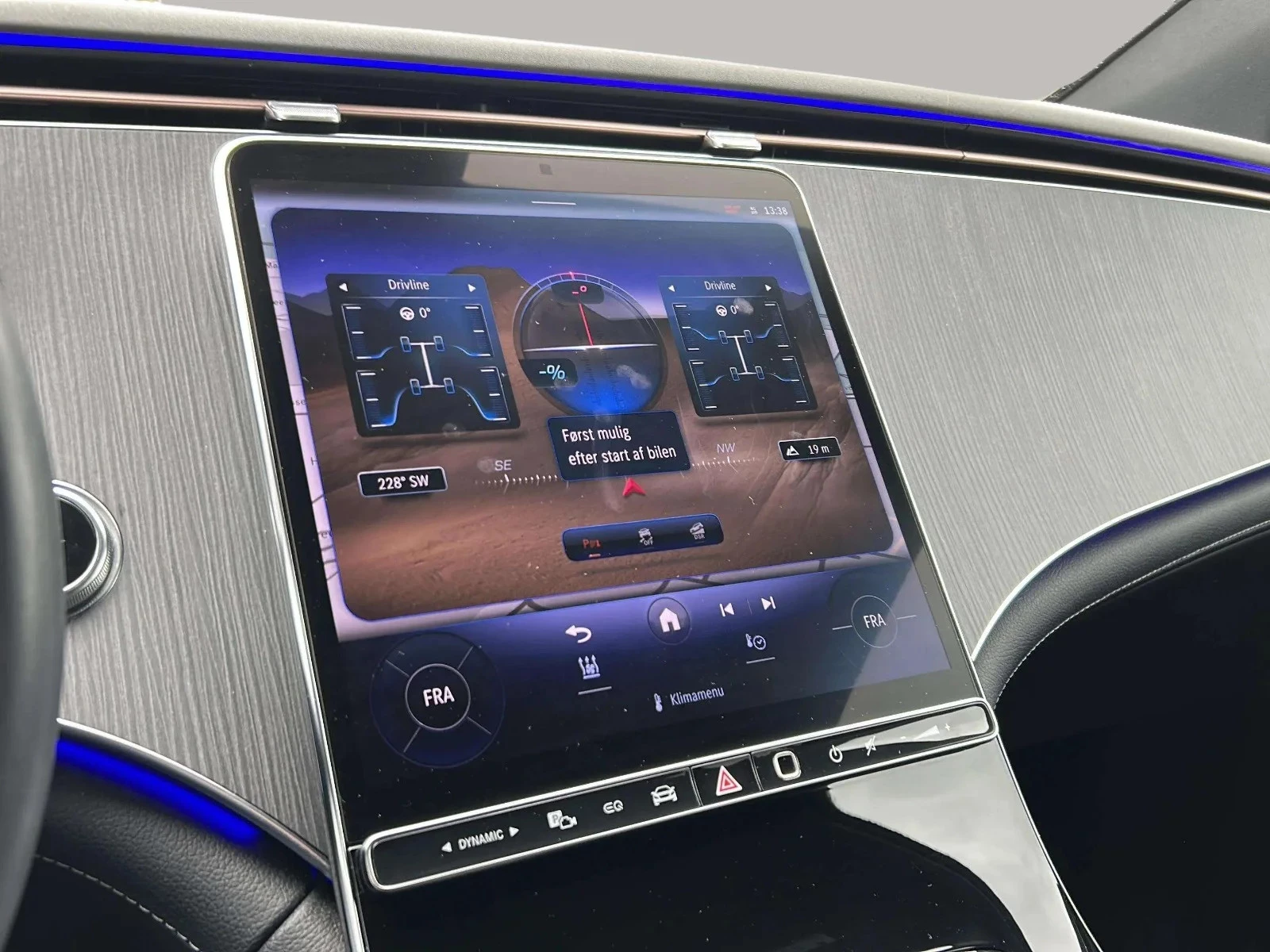 Mercedes-Benz-EQE-image-16