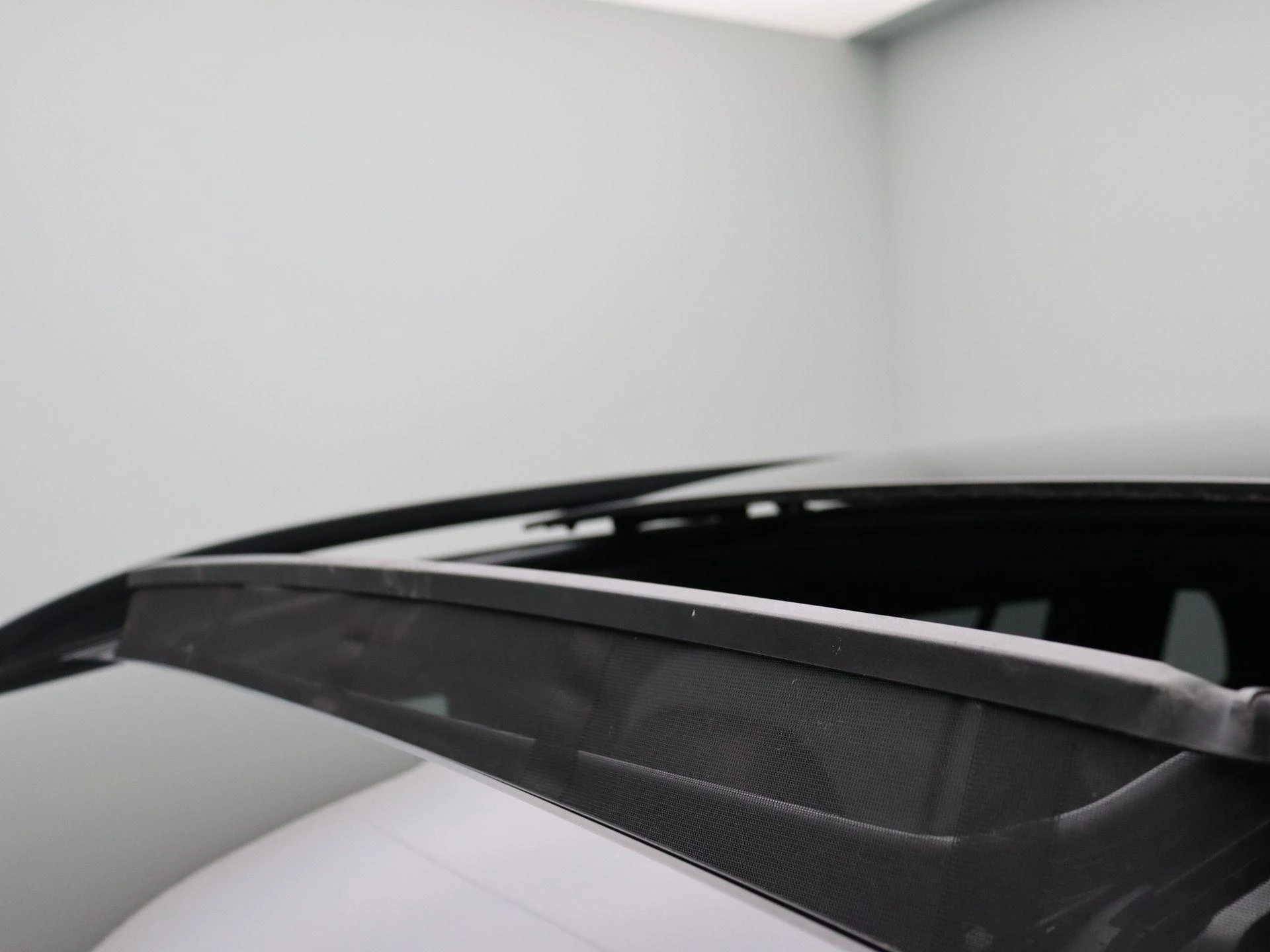 Mercedes-Benz-EQB-image-13