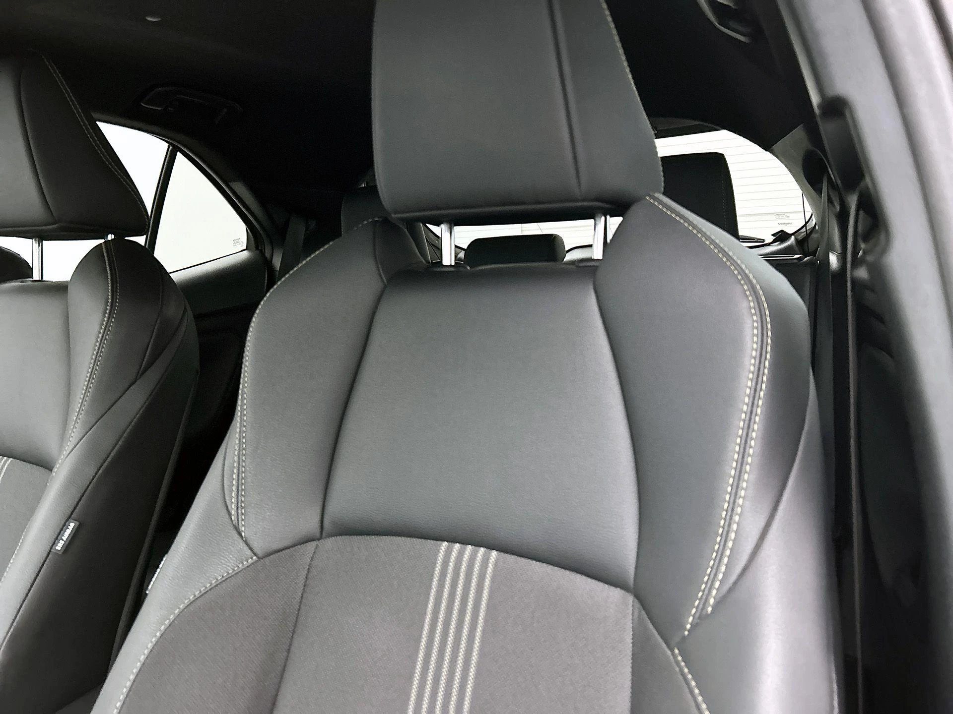 Toyota-Yaris Cross-image-12