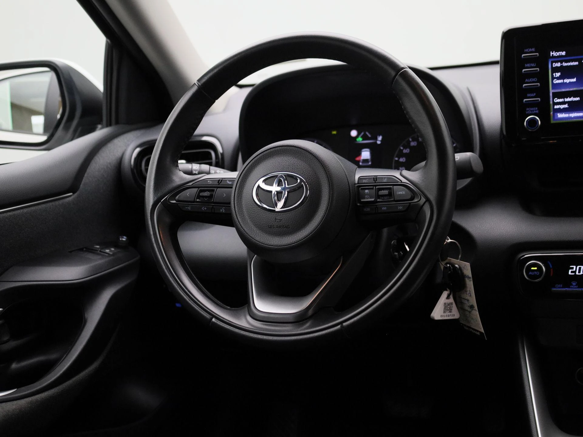 Toyota-Yaris-image-8