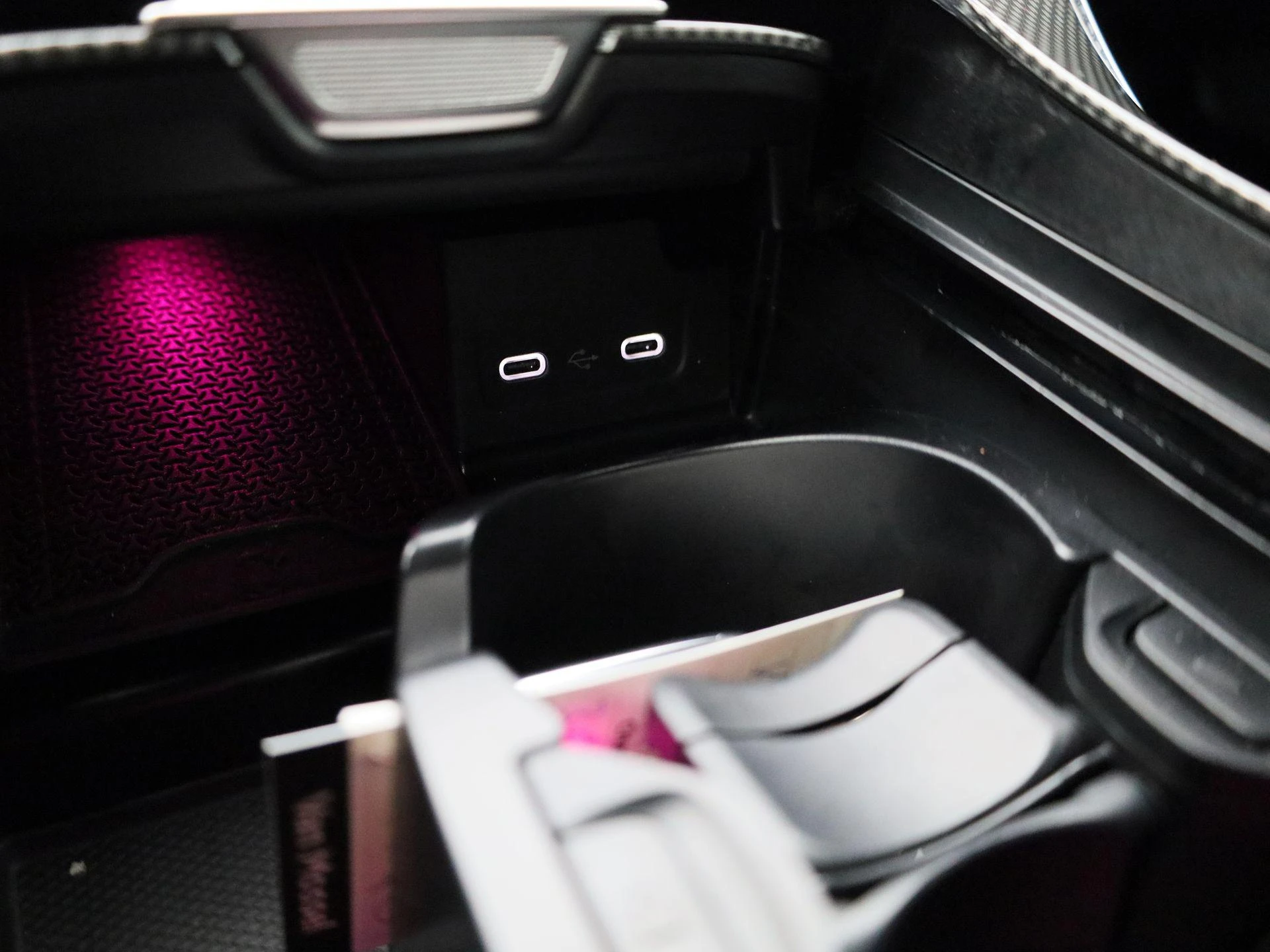 Mercedes-Benz-C-Klasse-image-25