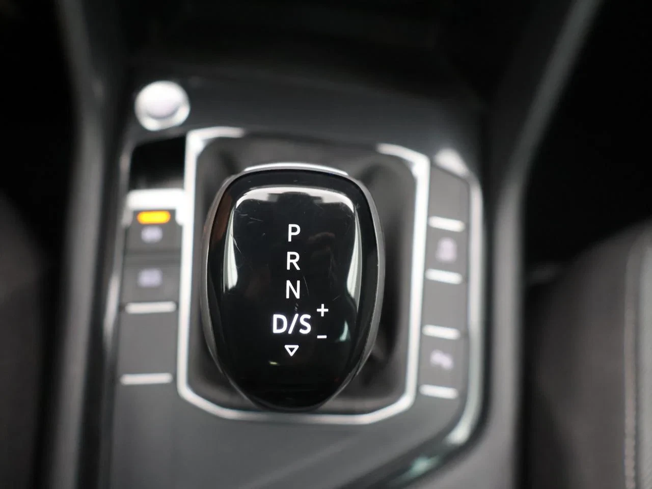 Volkswagen-Tiguan-image-15