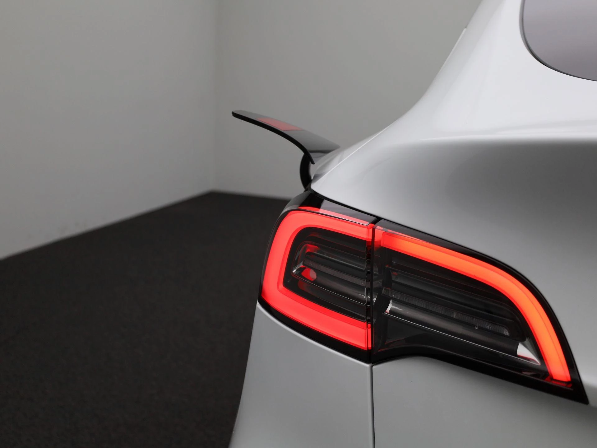 Tesla-Model Y-image-49