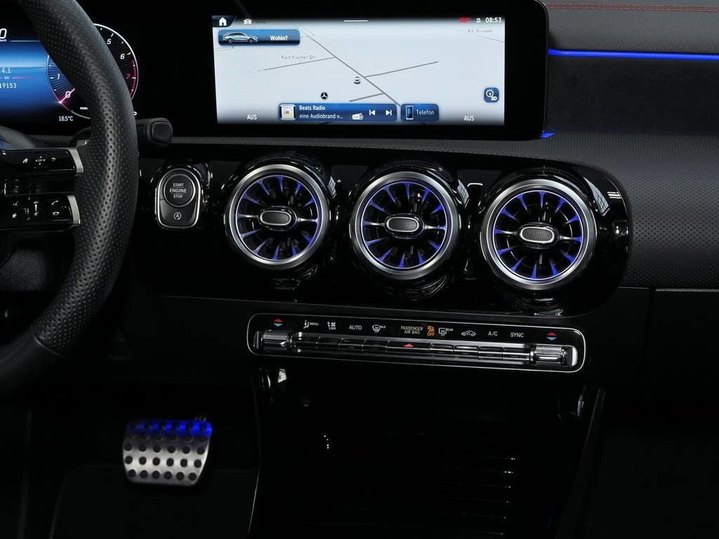 Mercedes-Benz-CLA 250-image-11
