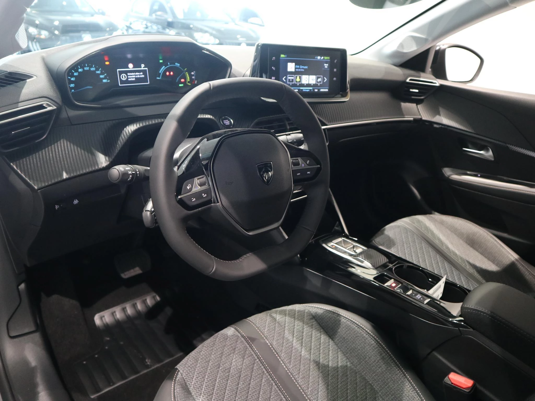 Peugeot e-208