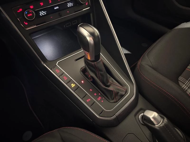 Volkswagen-Polo-image-7