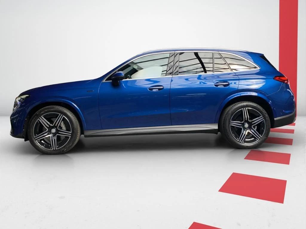 Mercedes-Benz-GLC 300-image-9