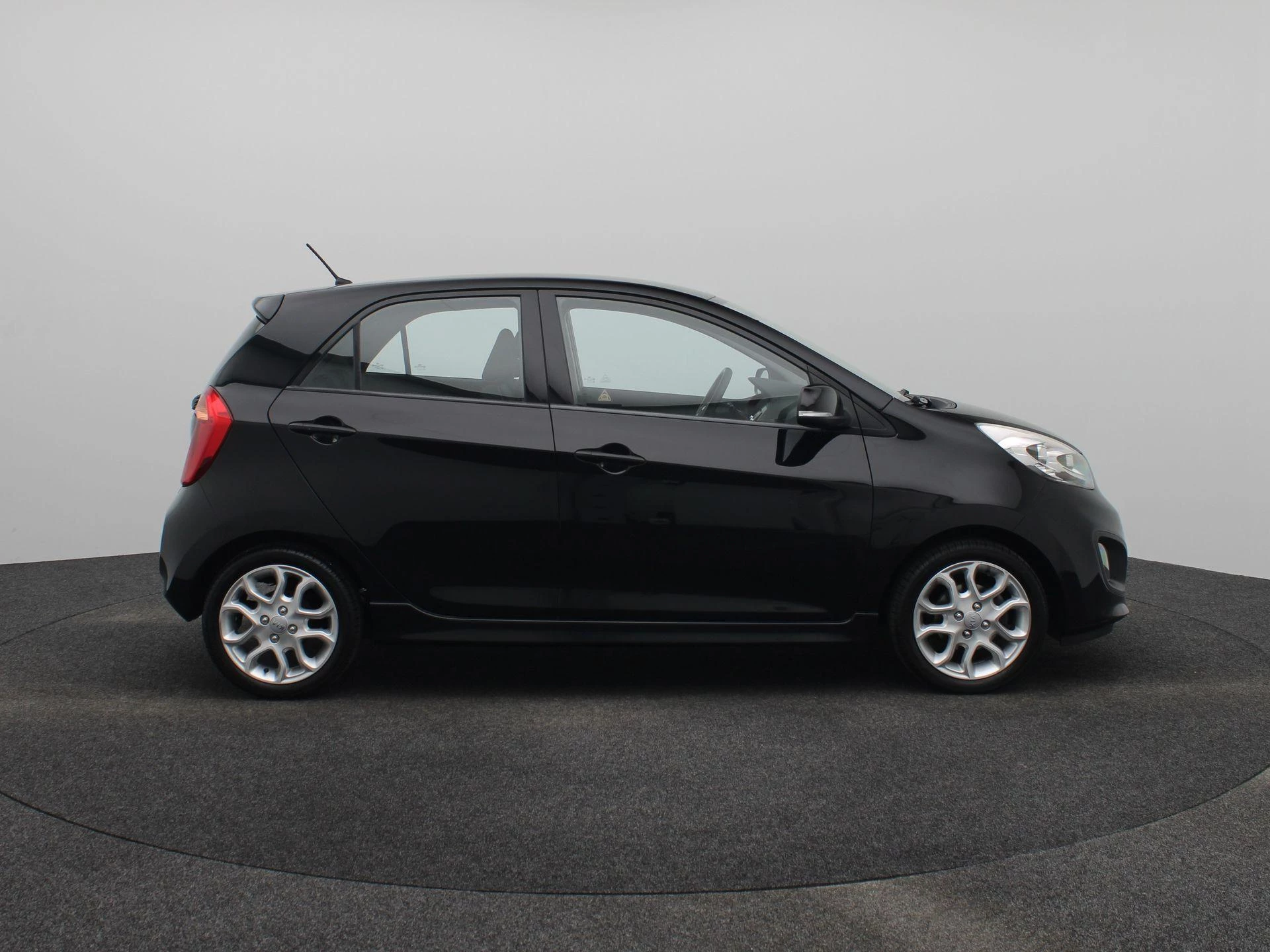 Kia-Picanto-image-8