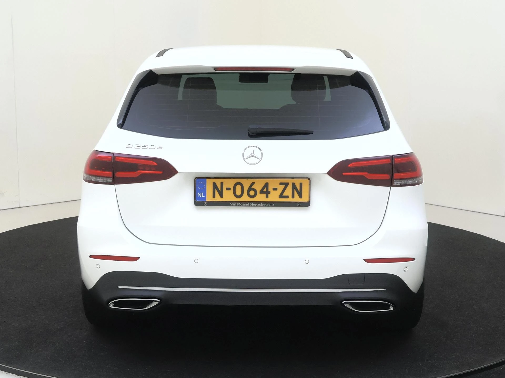 Mercedes-Benz-B-Klasse-image-6