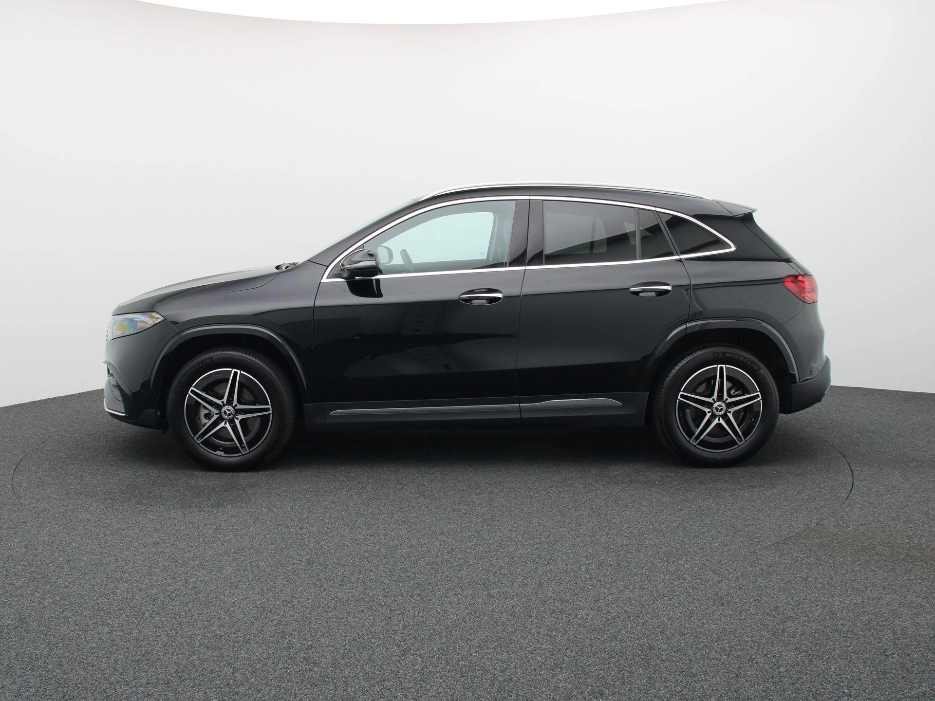 Mercedes-Benz EQA 250+ AMG Line + PANORAMISCH DAK + CARPLAY + CAMERA +