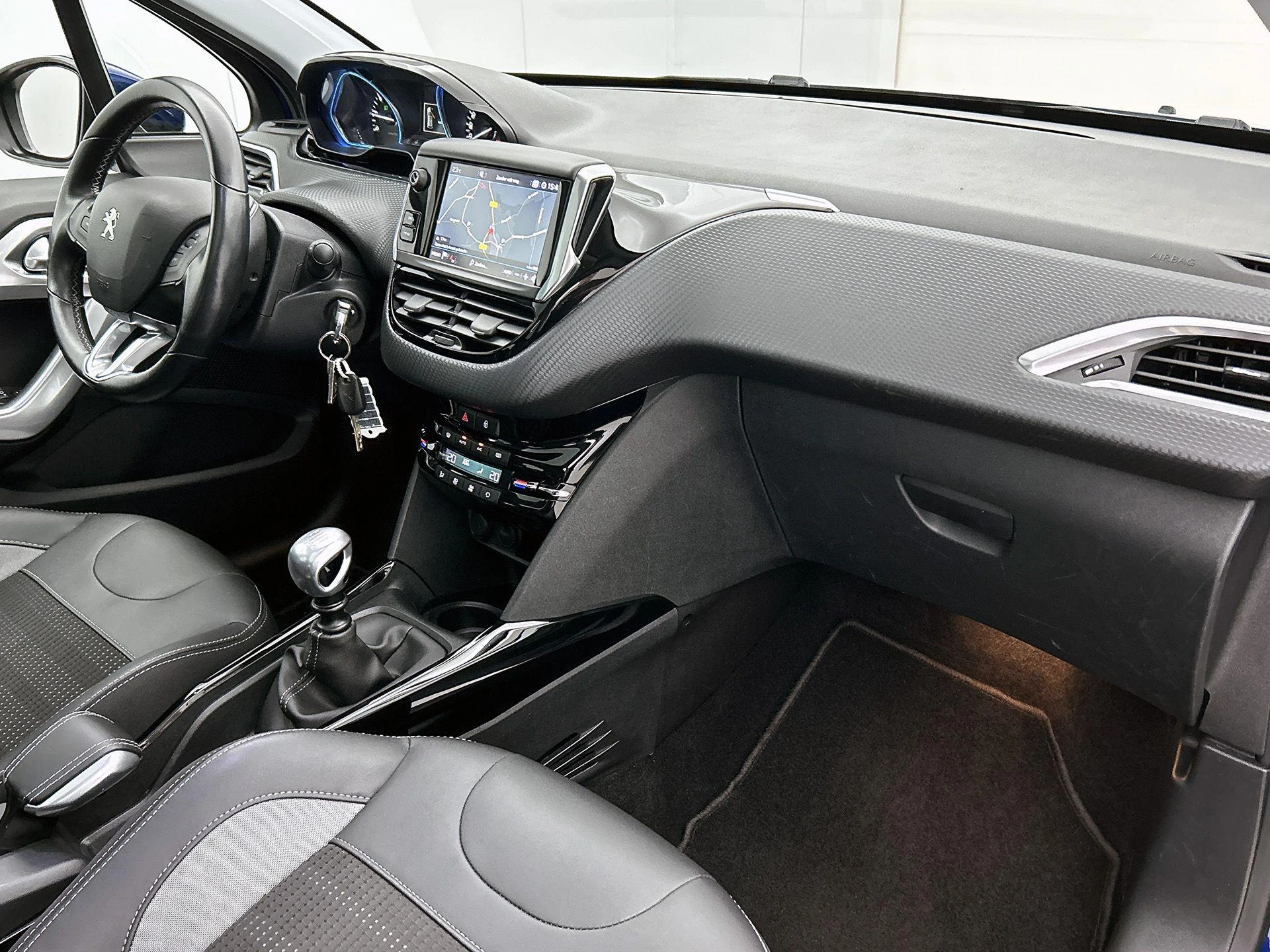 Peugeot 2008 1.2 PureTech Allure