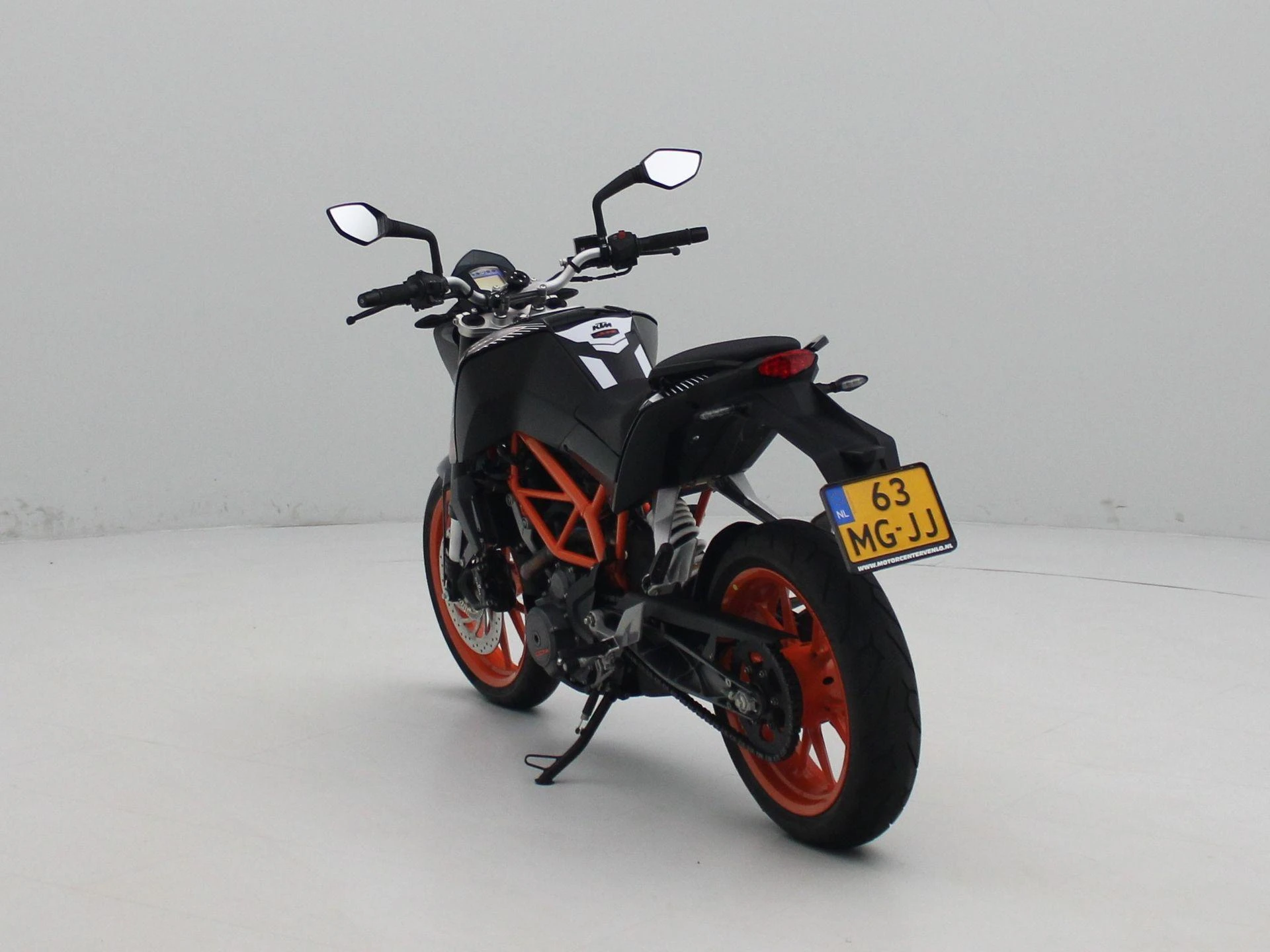 KTM-390-image-1