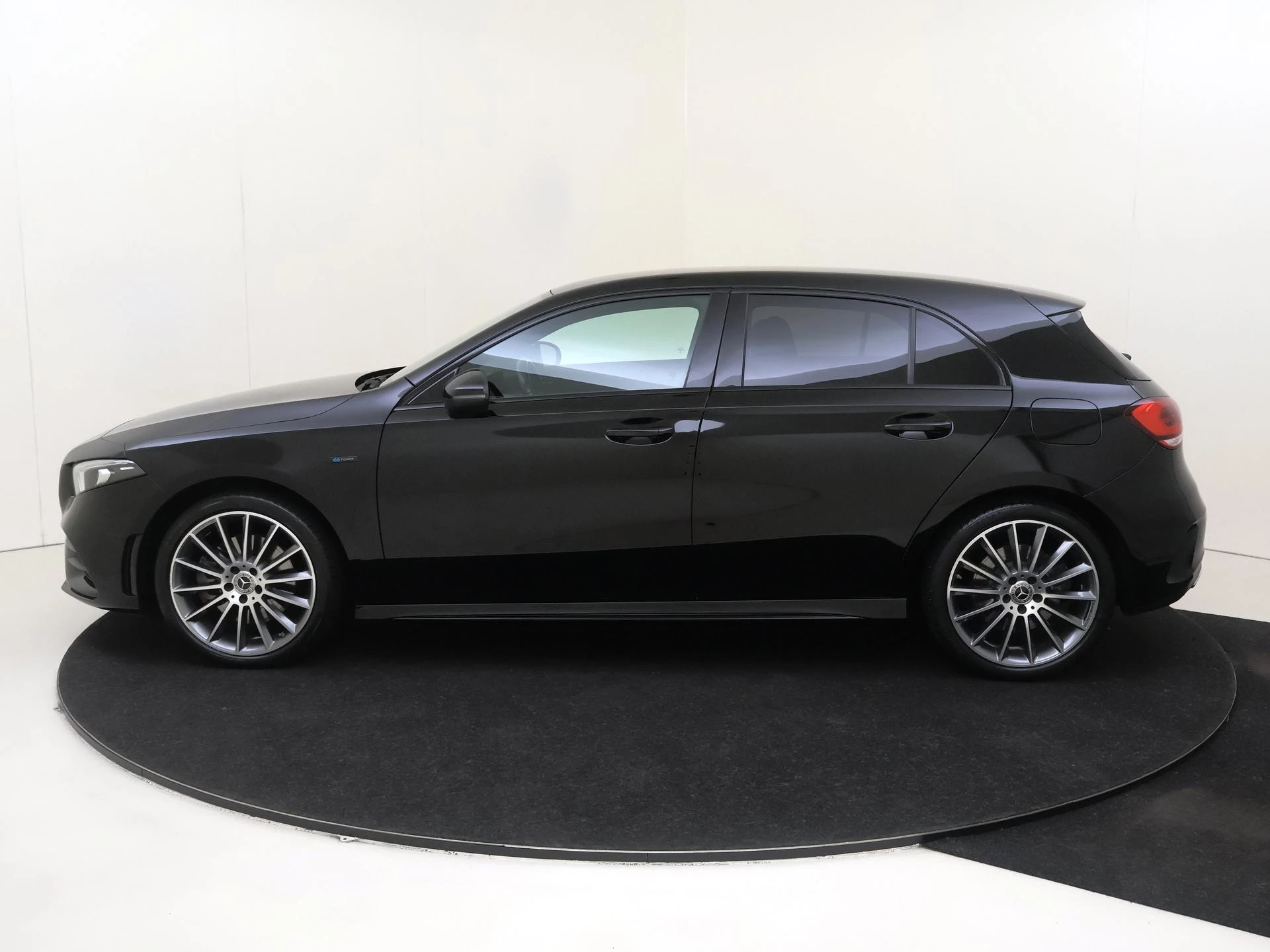 Mercedes-Benz-A-Klasse-image-9