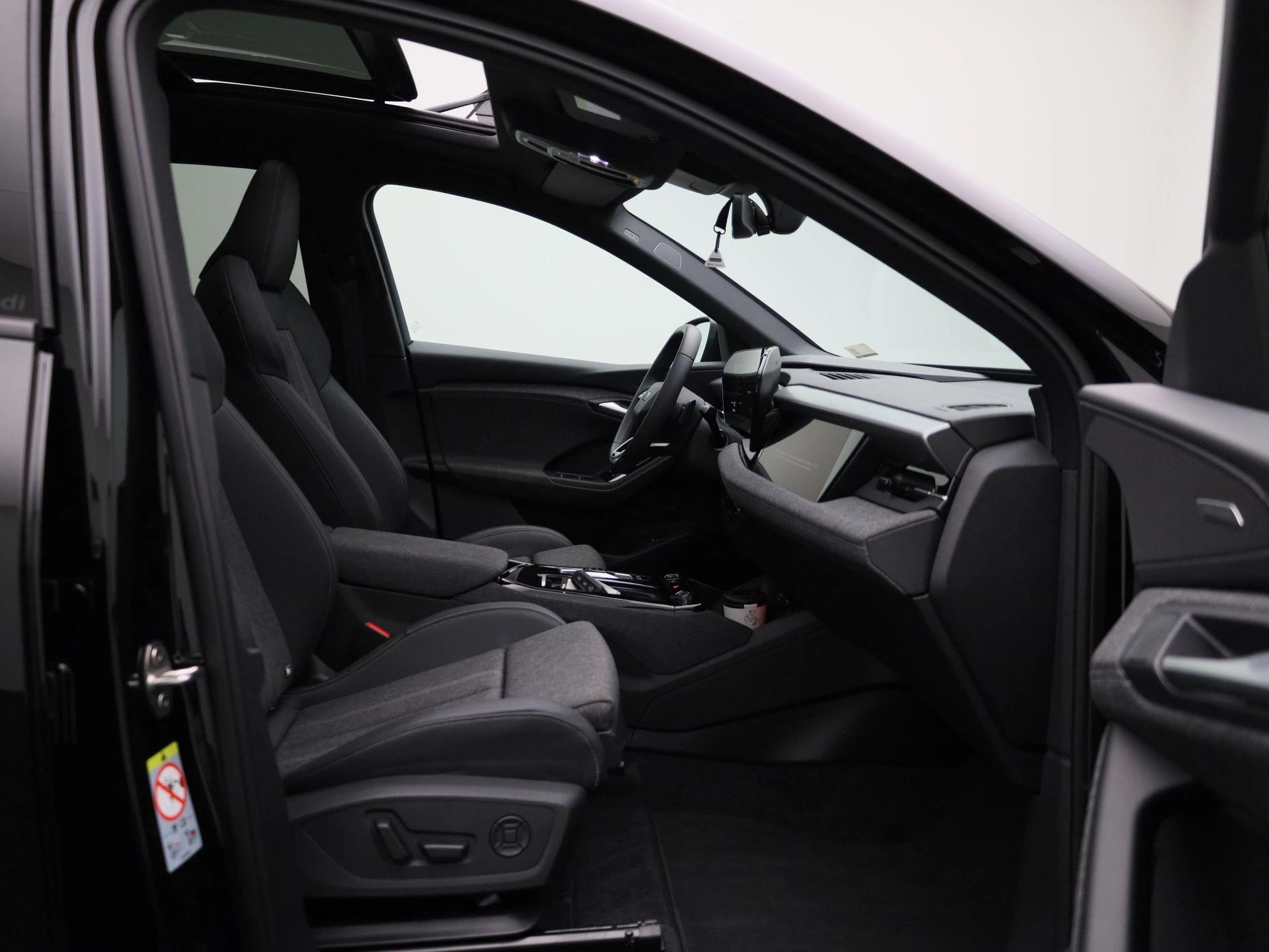 Audi-Q6 e-tron-image-43
