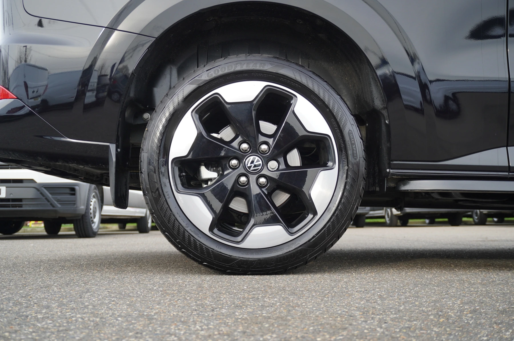 Volkswagen-Transporter-image-20