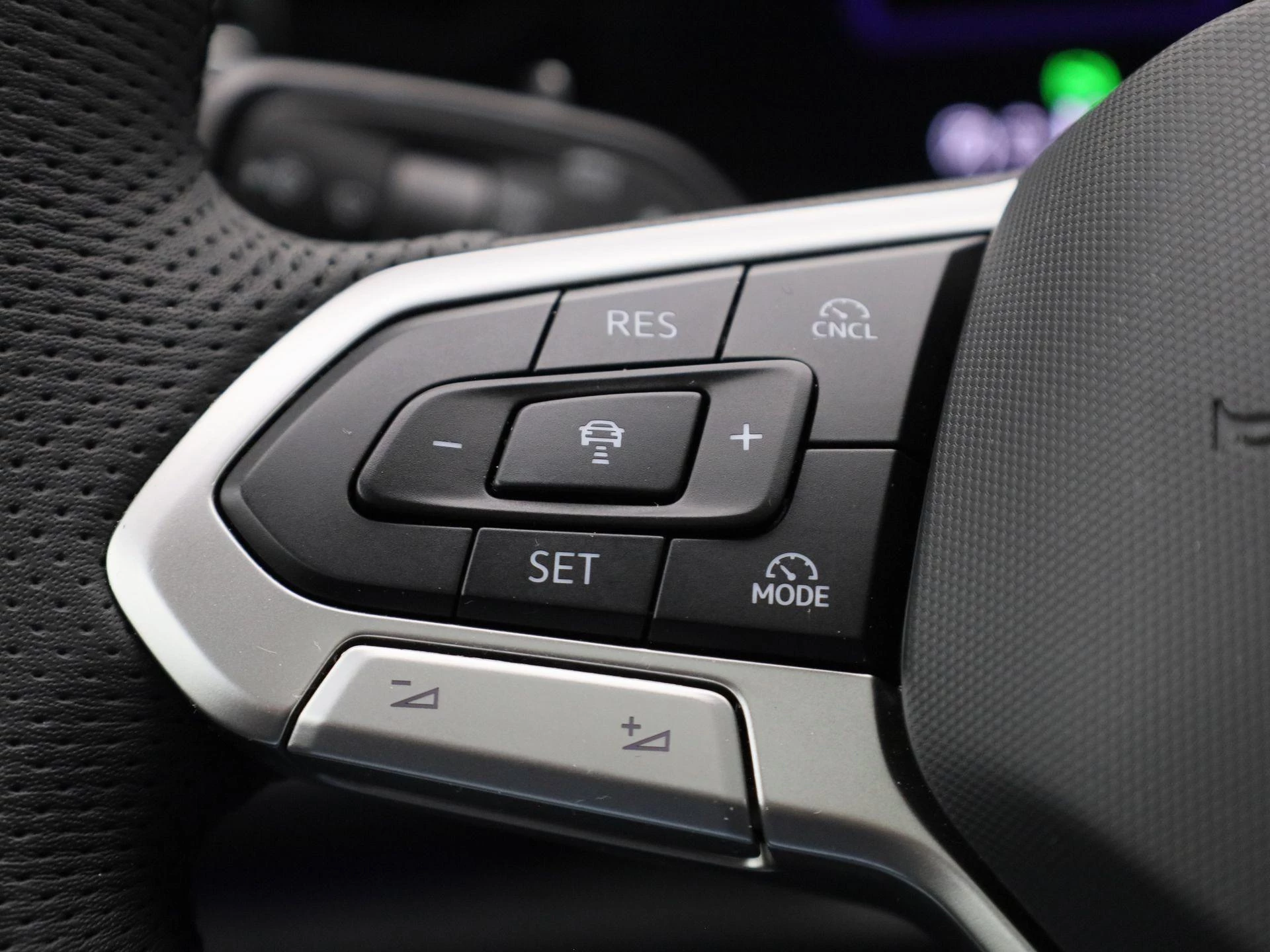 Volkswagen Tiguan 1.5 eHybrid R-Line Edition 204 PK|