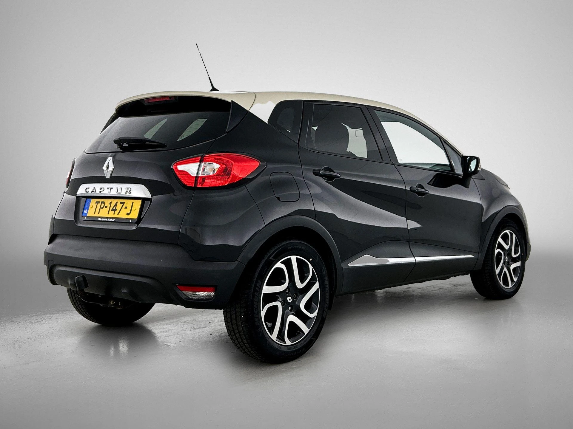 Renault-Captur-image-3