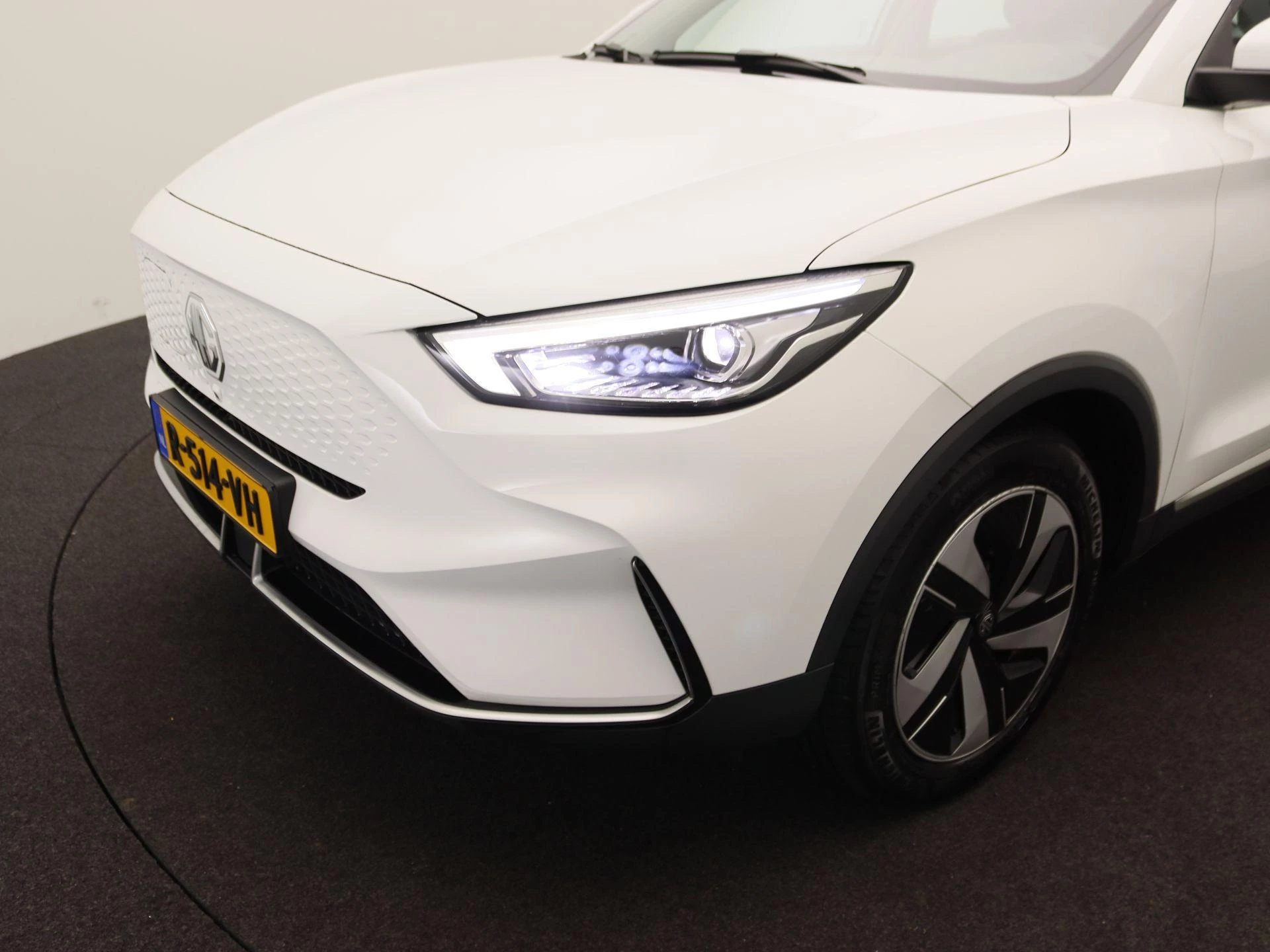 MG ZS EV Standard Range Luxury 50 kWh