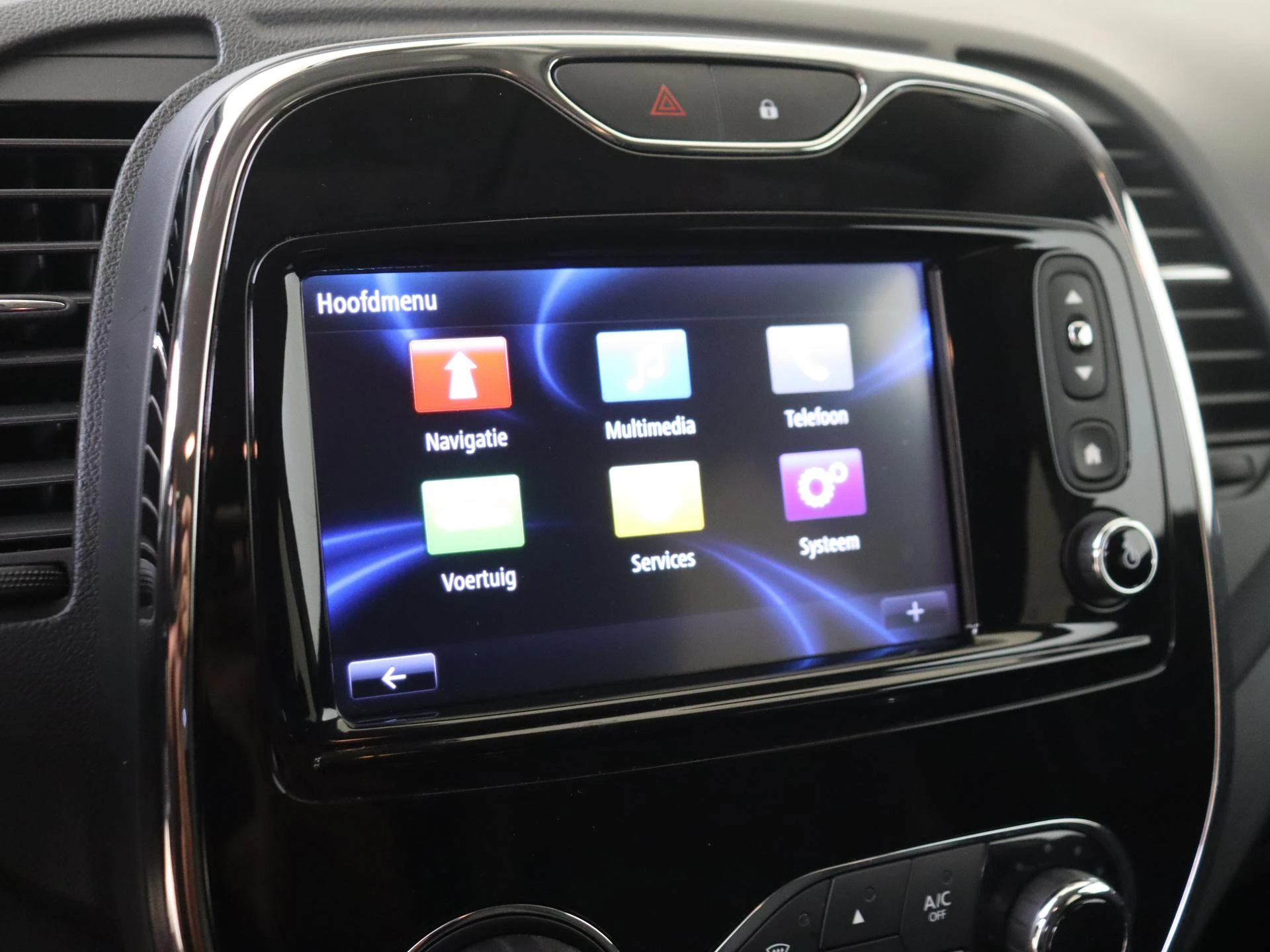 Renault-Captur-image-17