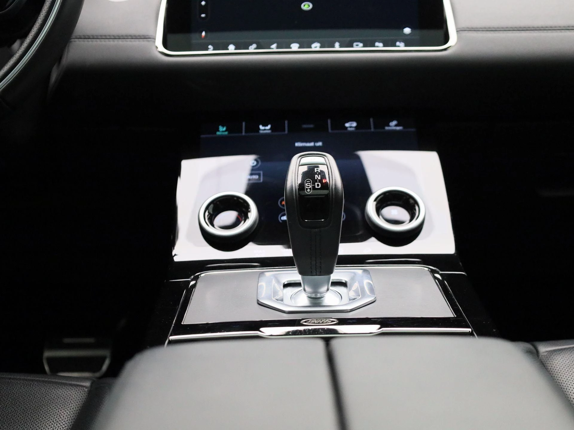 Land Rover-Range Rover Evoque-image-10