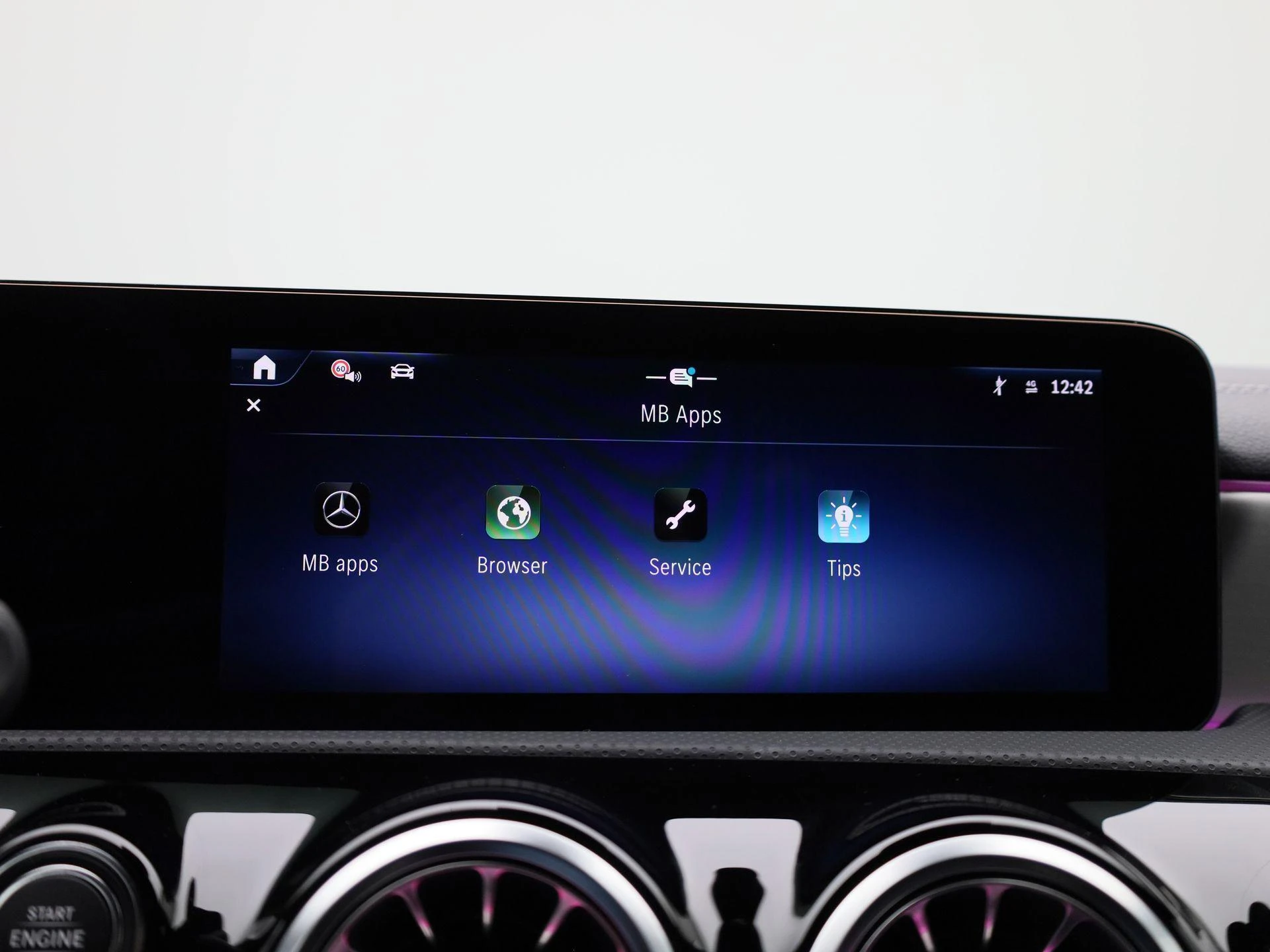 Mercedes-Benz-CLA-image-25