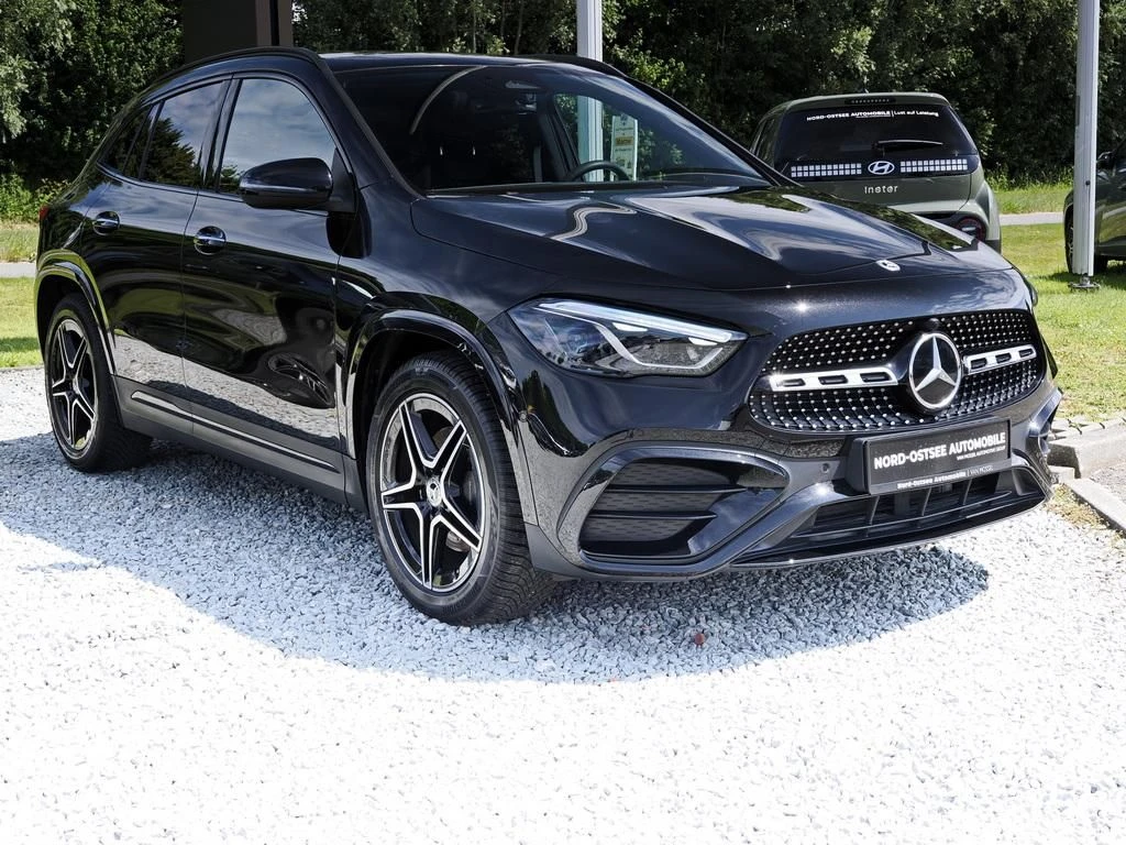Mercedes-Benz-GLA 200 d-image-4