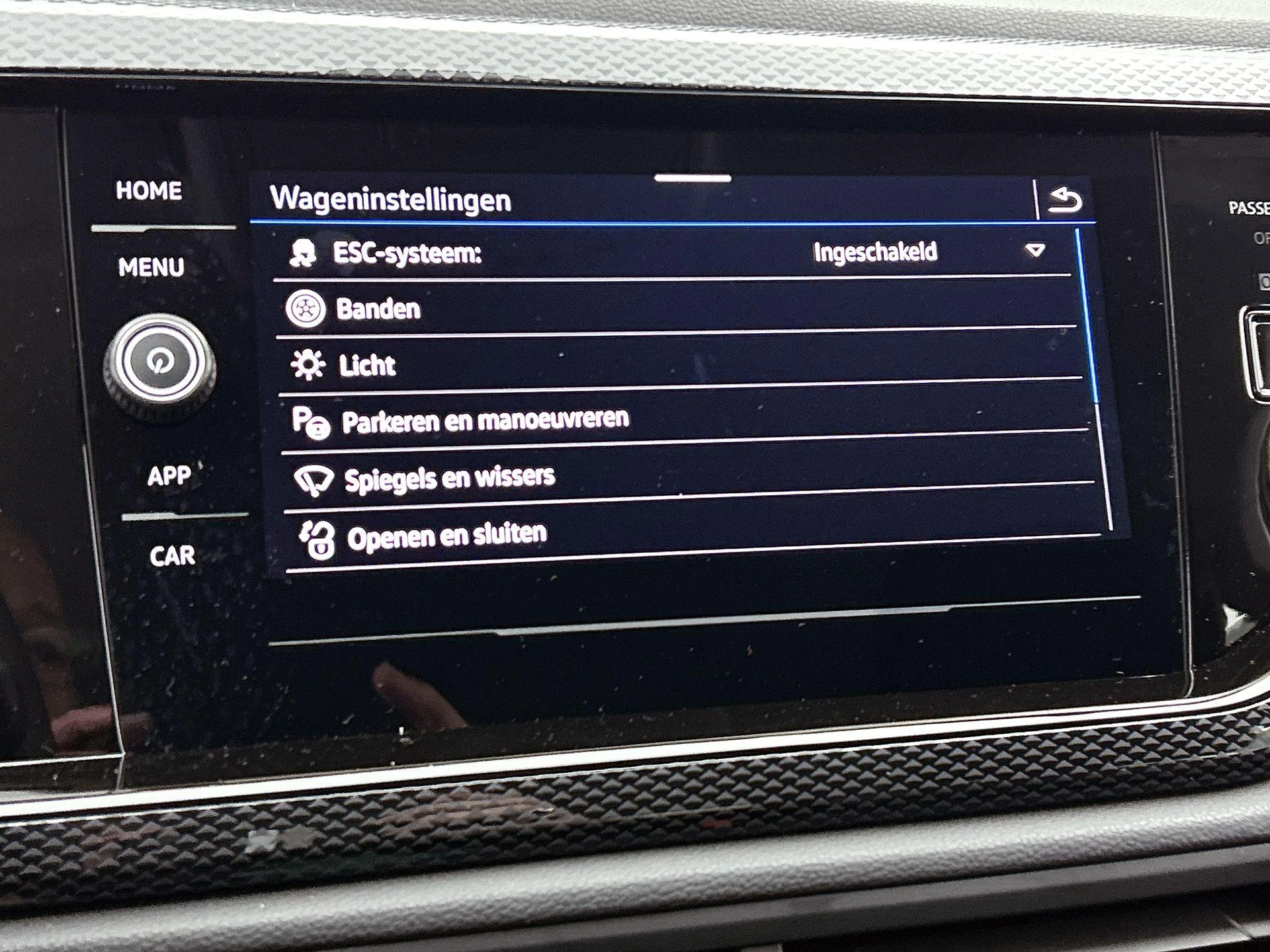 Volkswagen-Polo-image-8