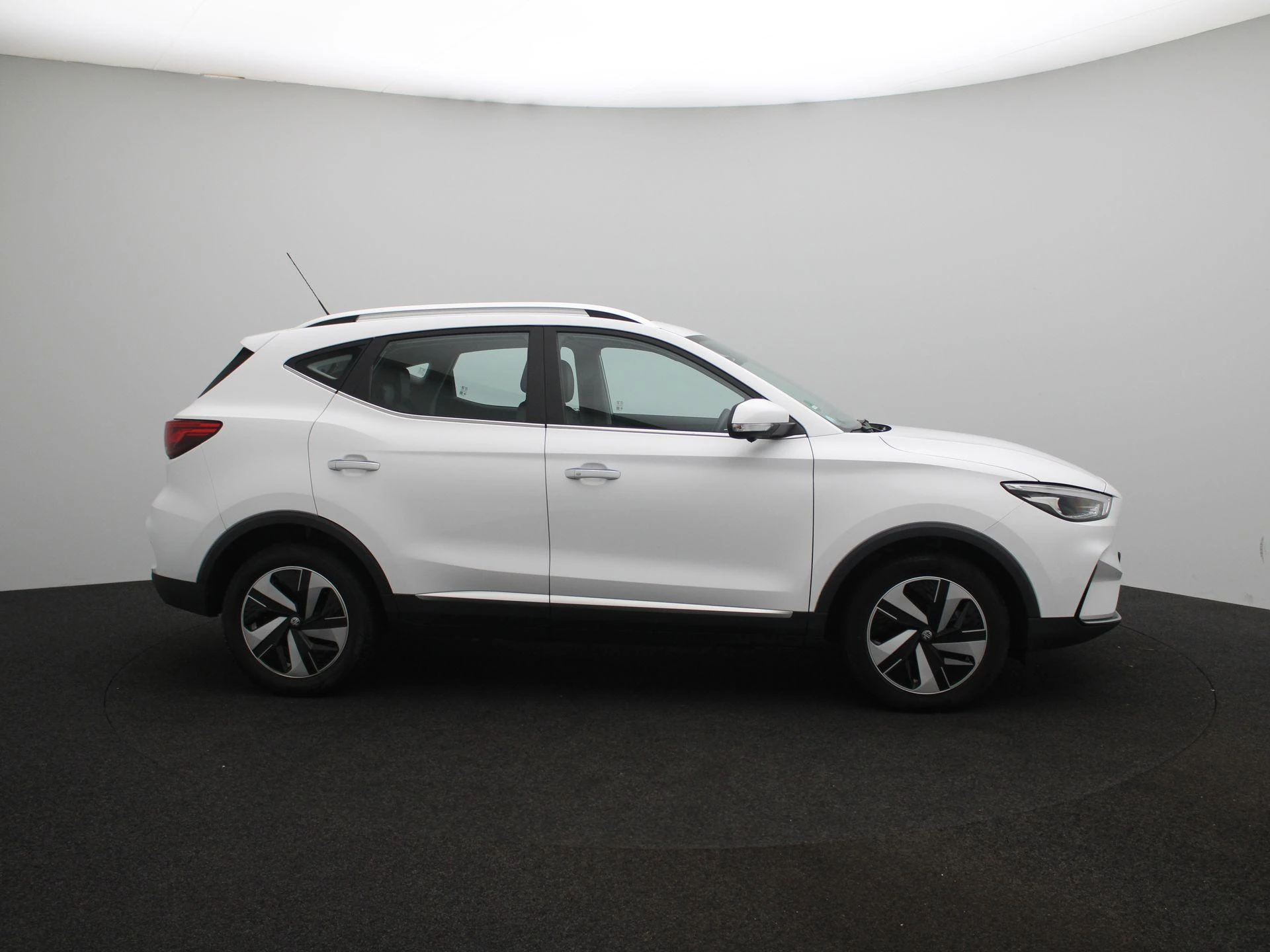 MG-ZS EV-image-6
