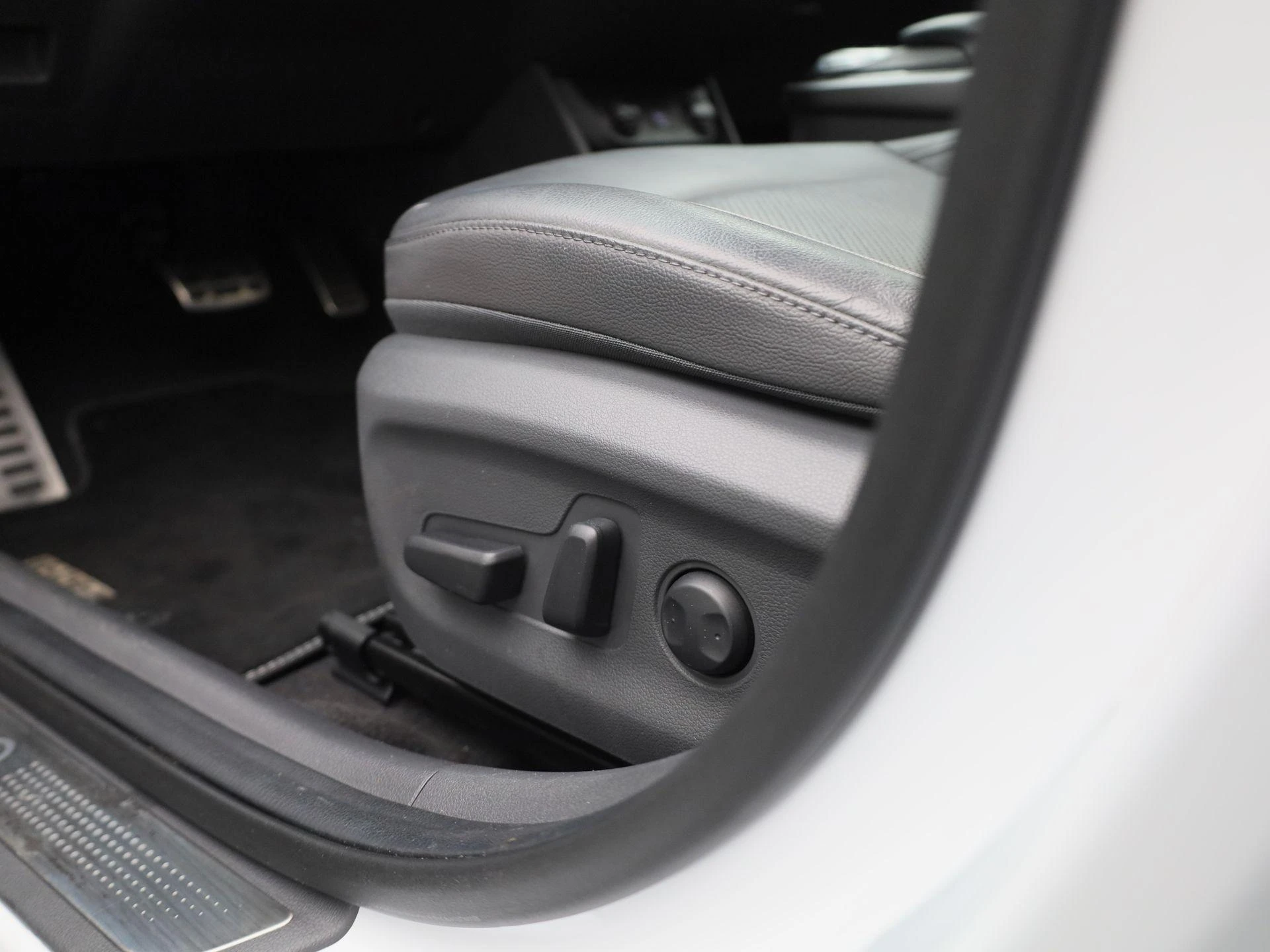 Hyundai-IONIQ-image-30