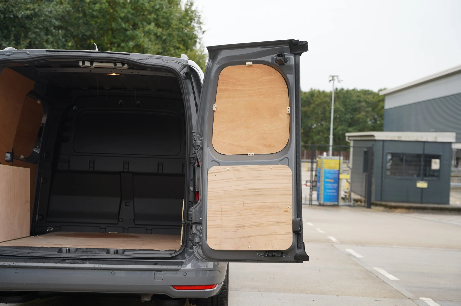 Volkswagen-Caddy-image-27