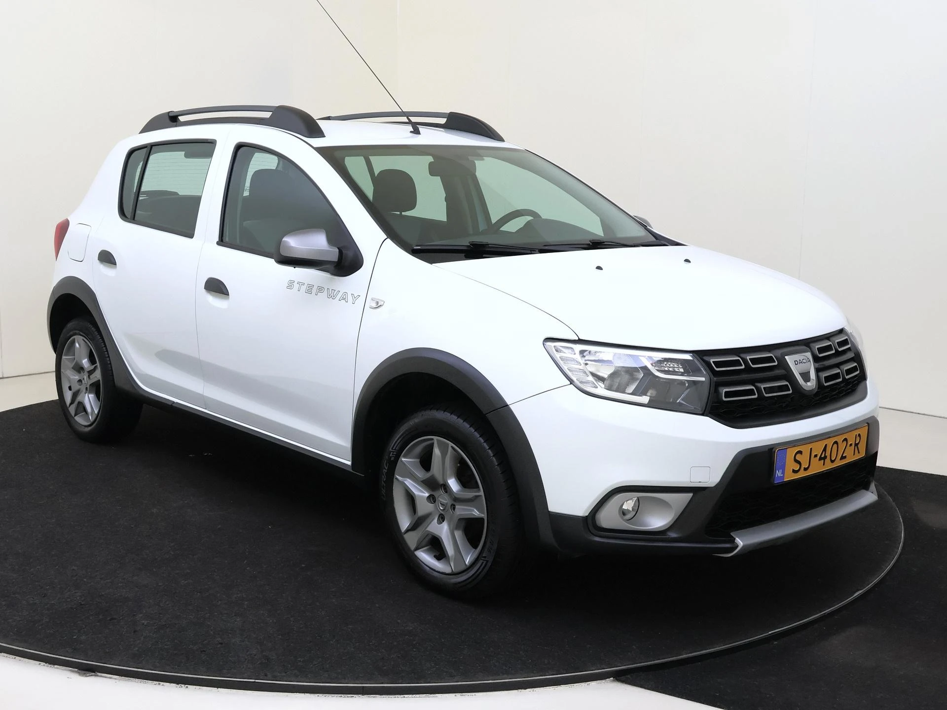 Dacia-Sandero Stepway-image-1