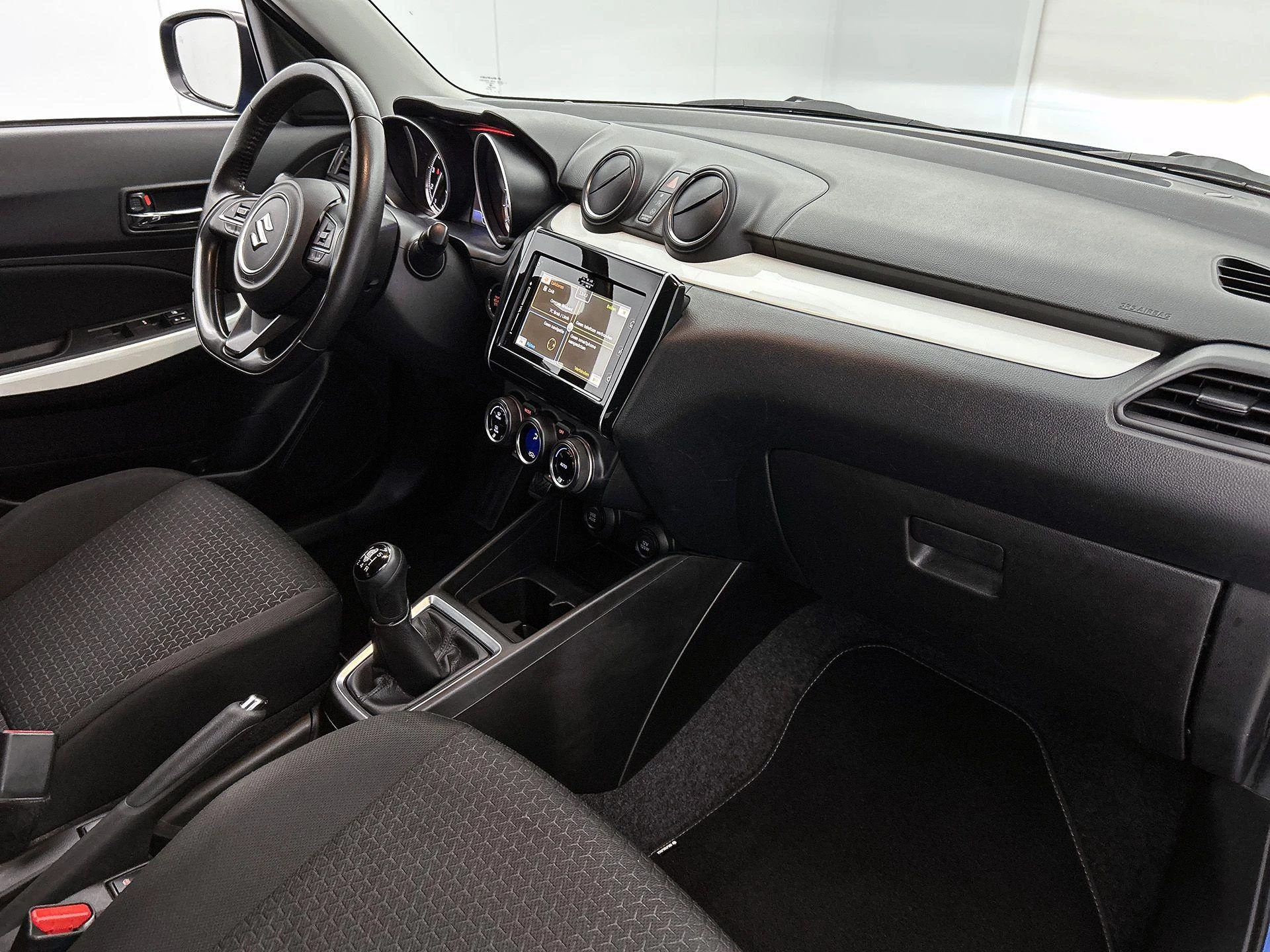Suzuki-Swift-image-17