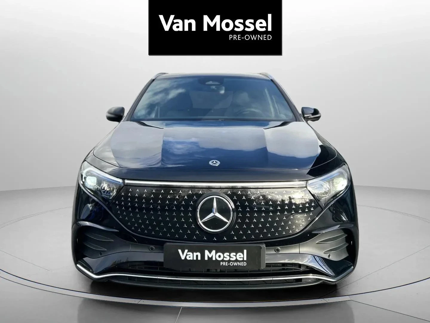 Mercedes-Benz-EQA-image-1