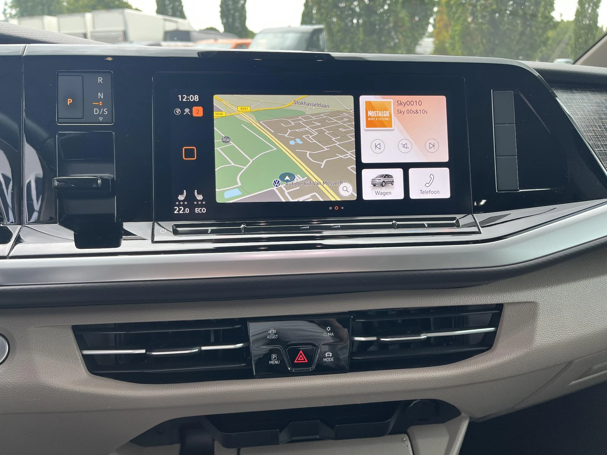 Volkswagen-Multivan-image-7