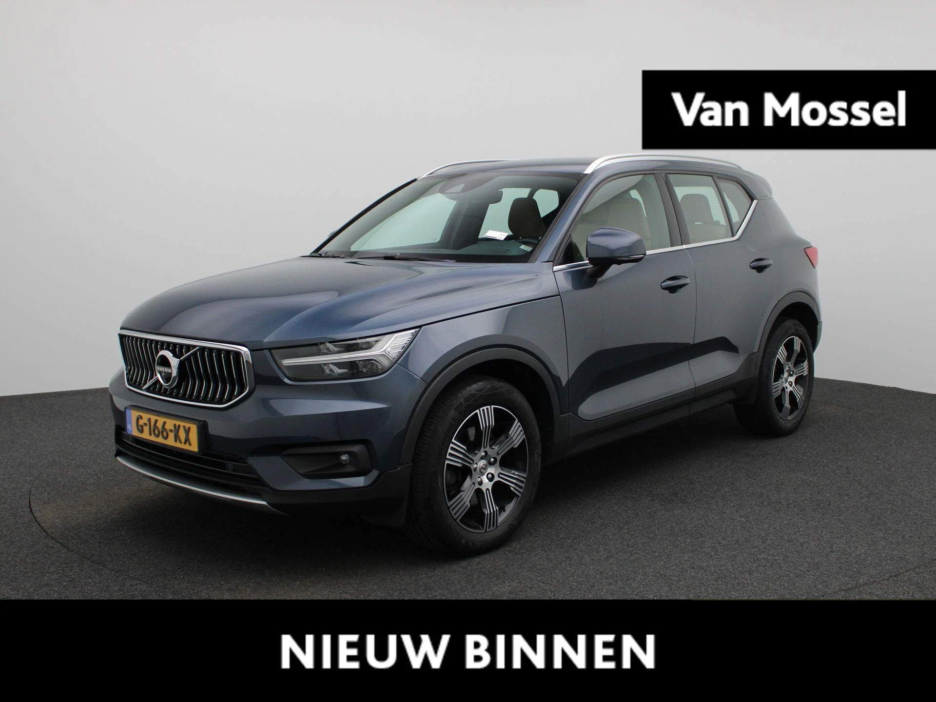 Volvo-XC40-image-0