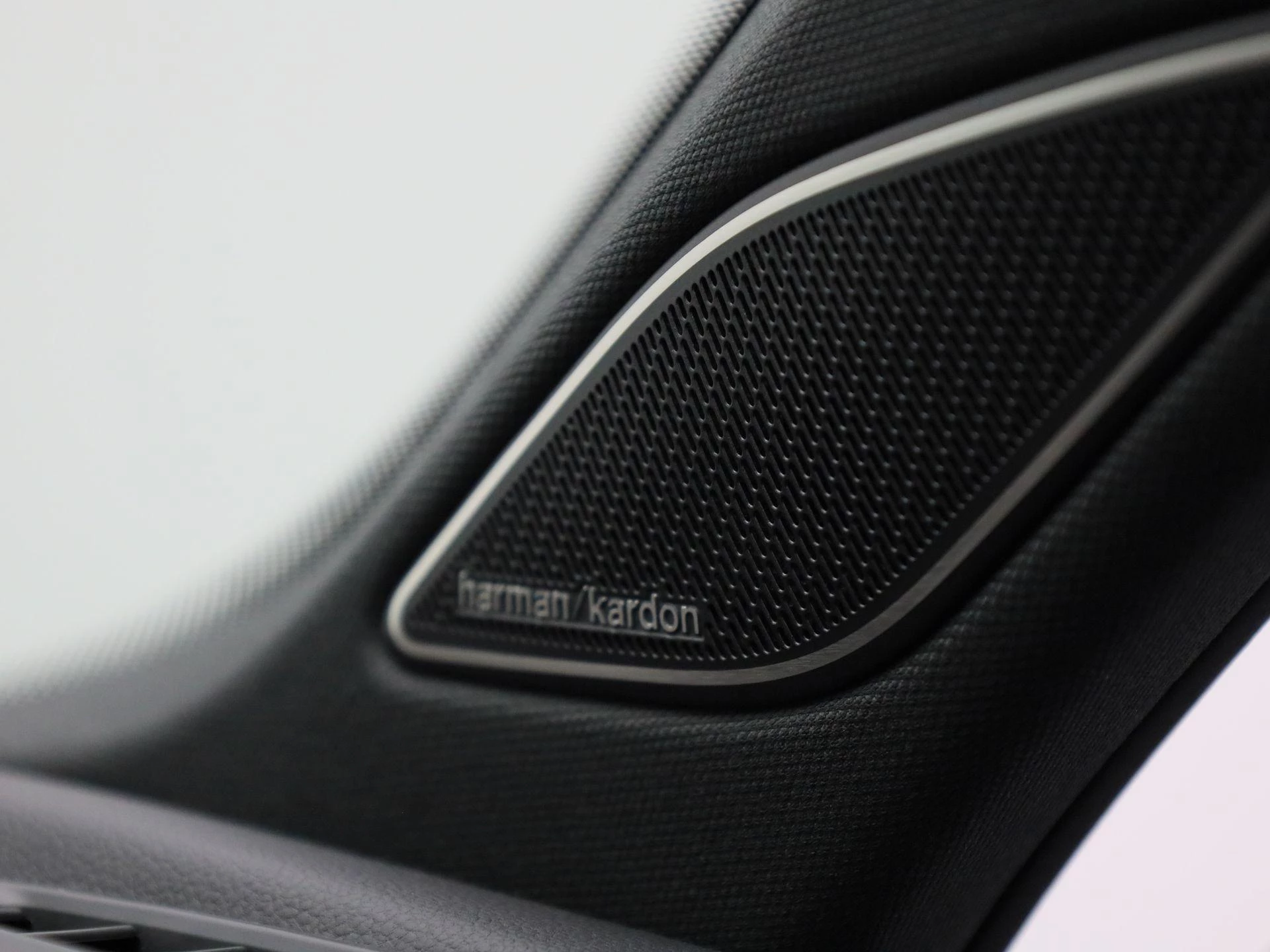 Volkswagen-Tiguan-image-49