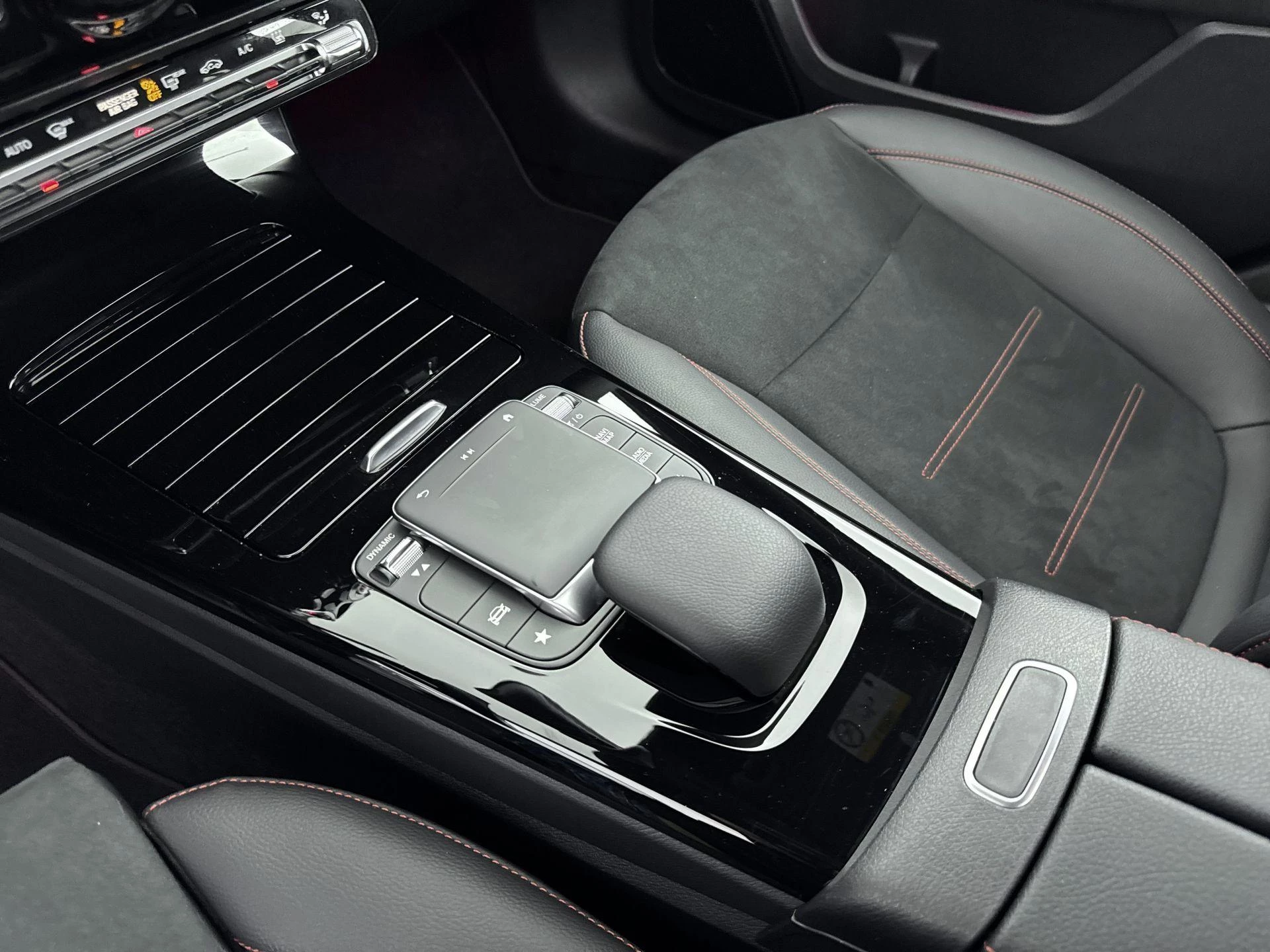 Mercedes-Benz-A-Klasse-image-20