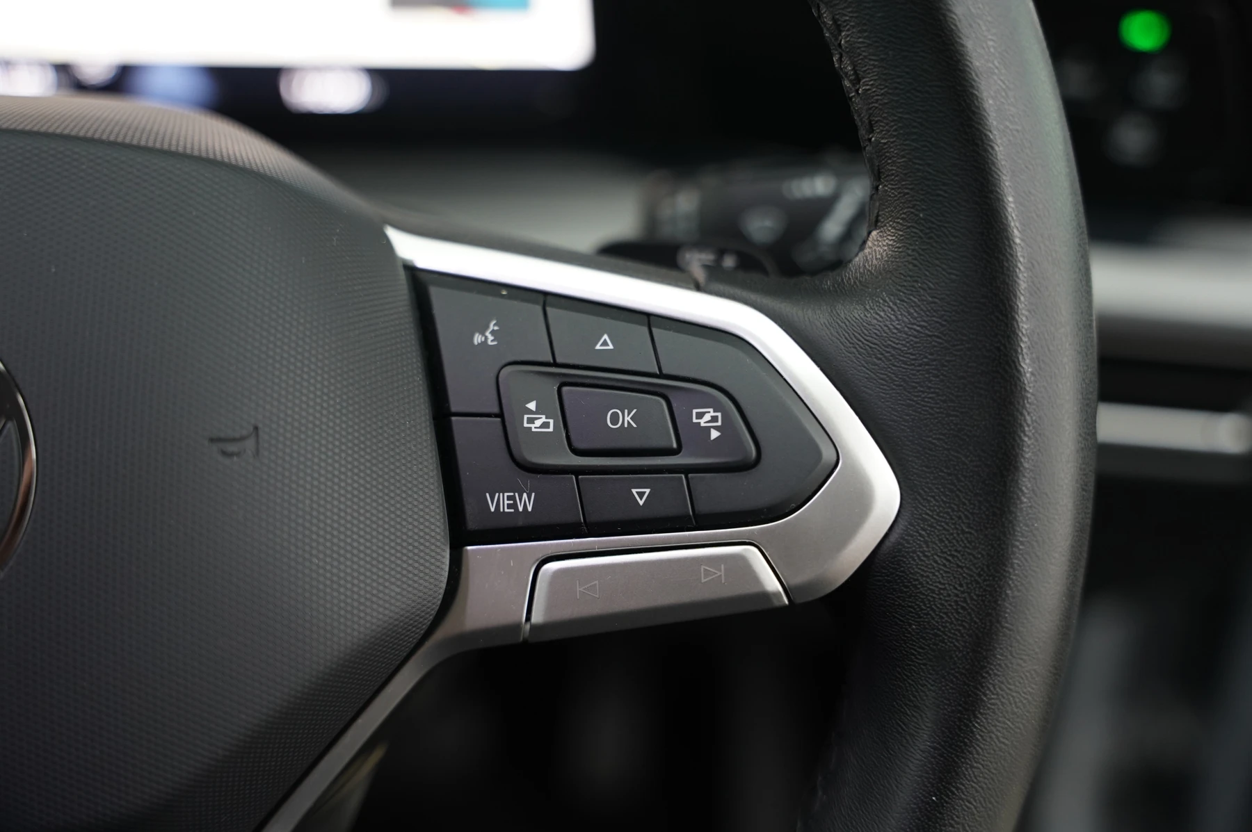 Volkswagen-Golf-image-19