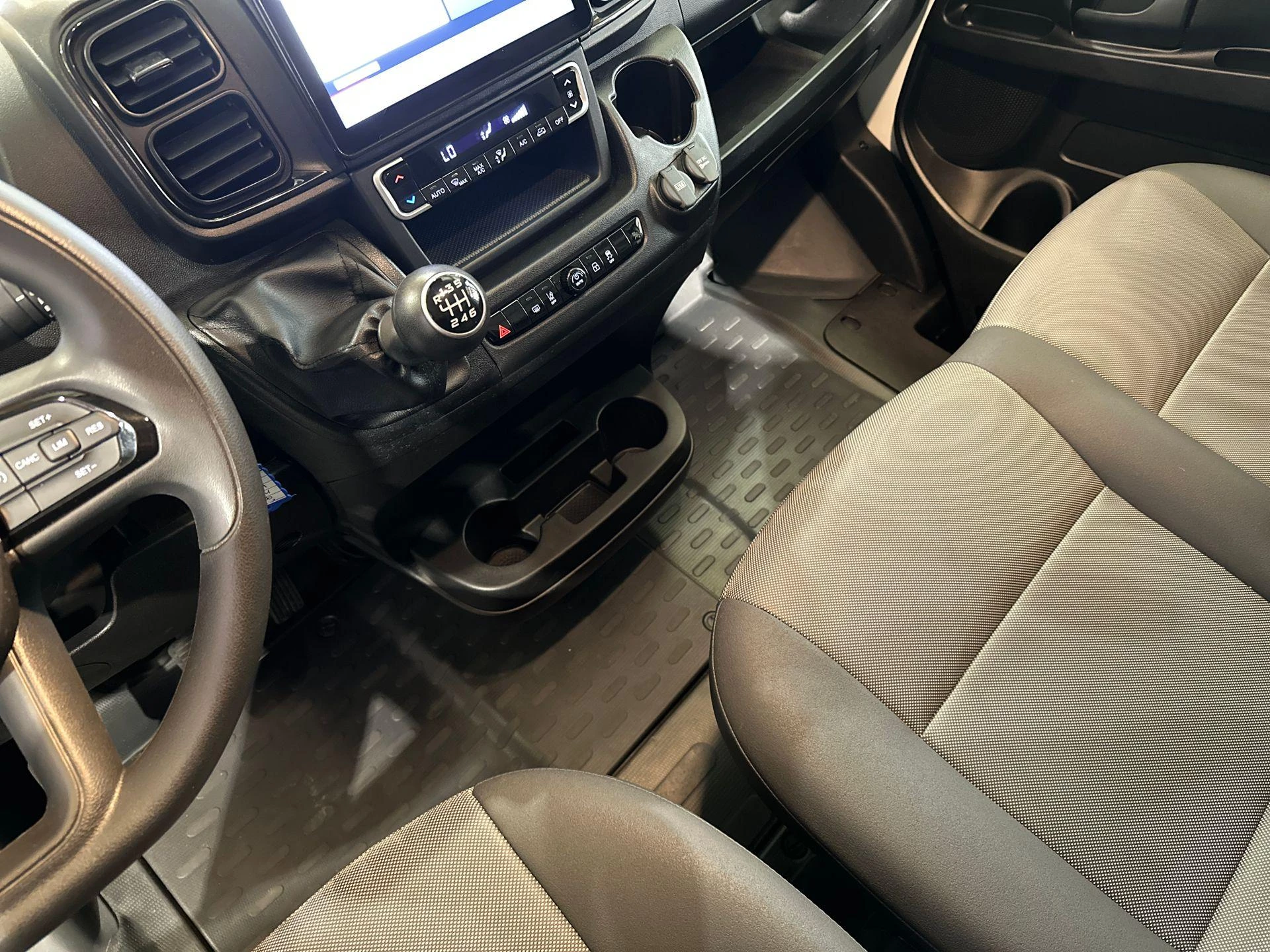 Opel-Movano-image-17