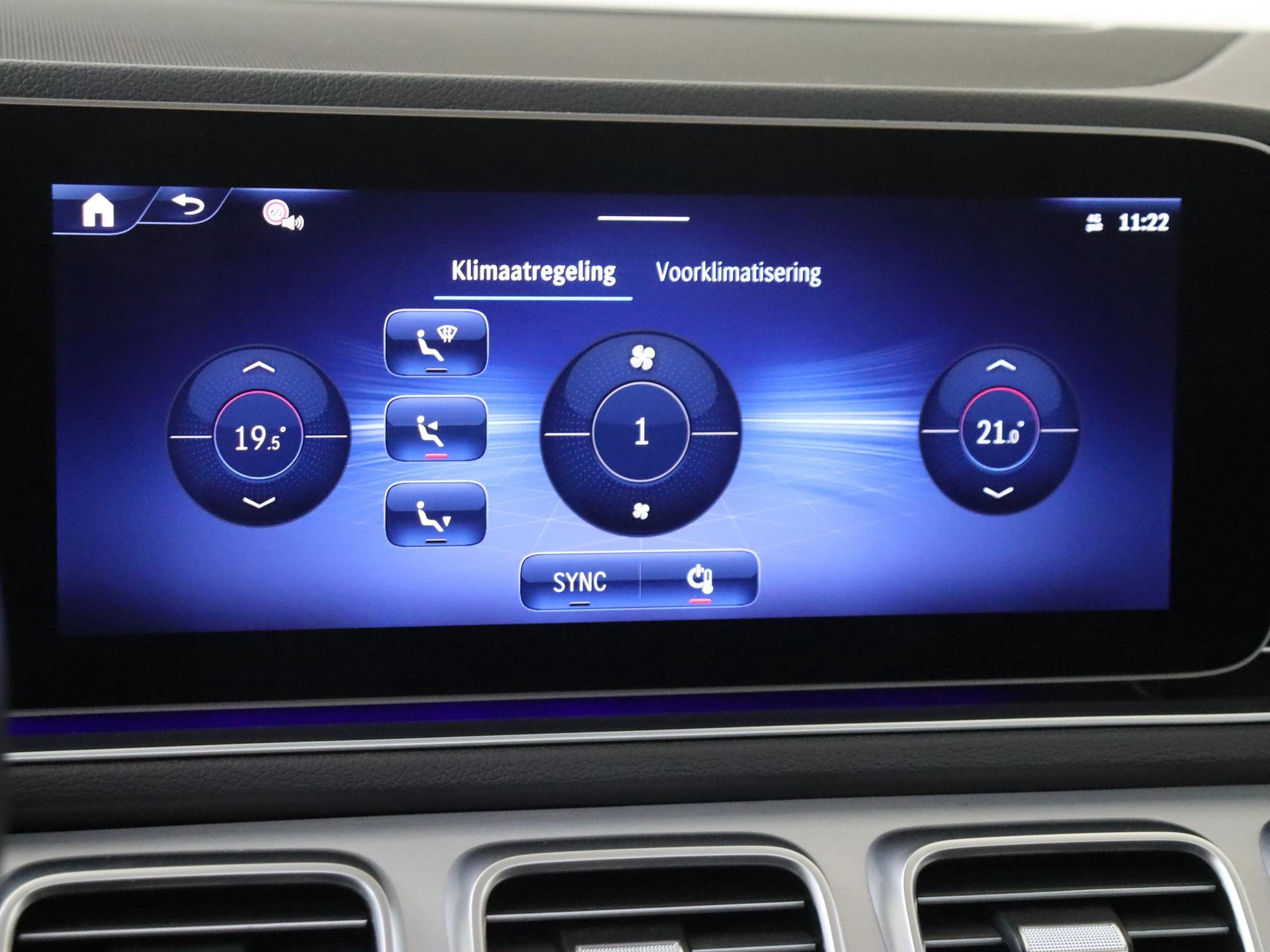 Mercedes-Benz-GLE-image-18