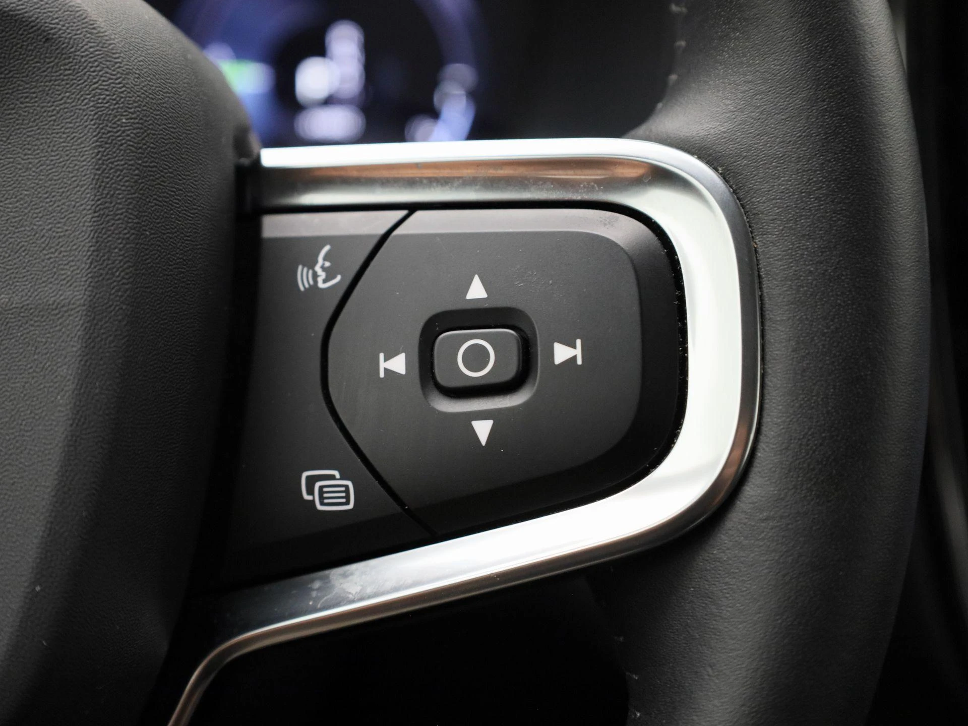 Volvo-XC40-image-22