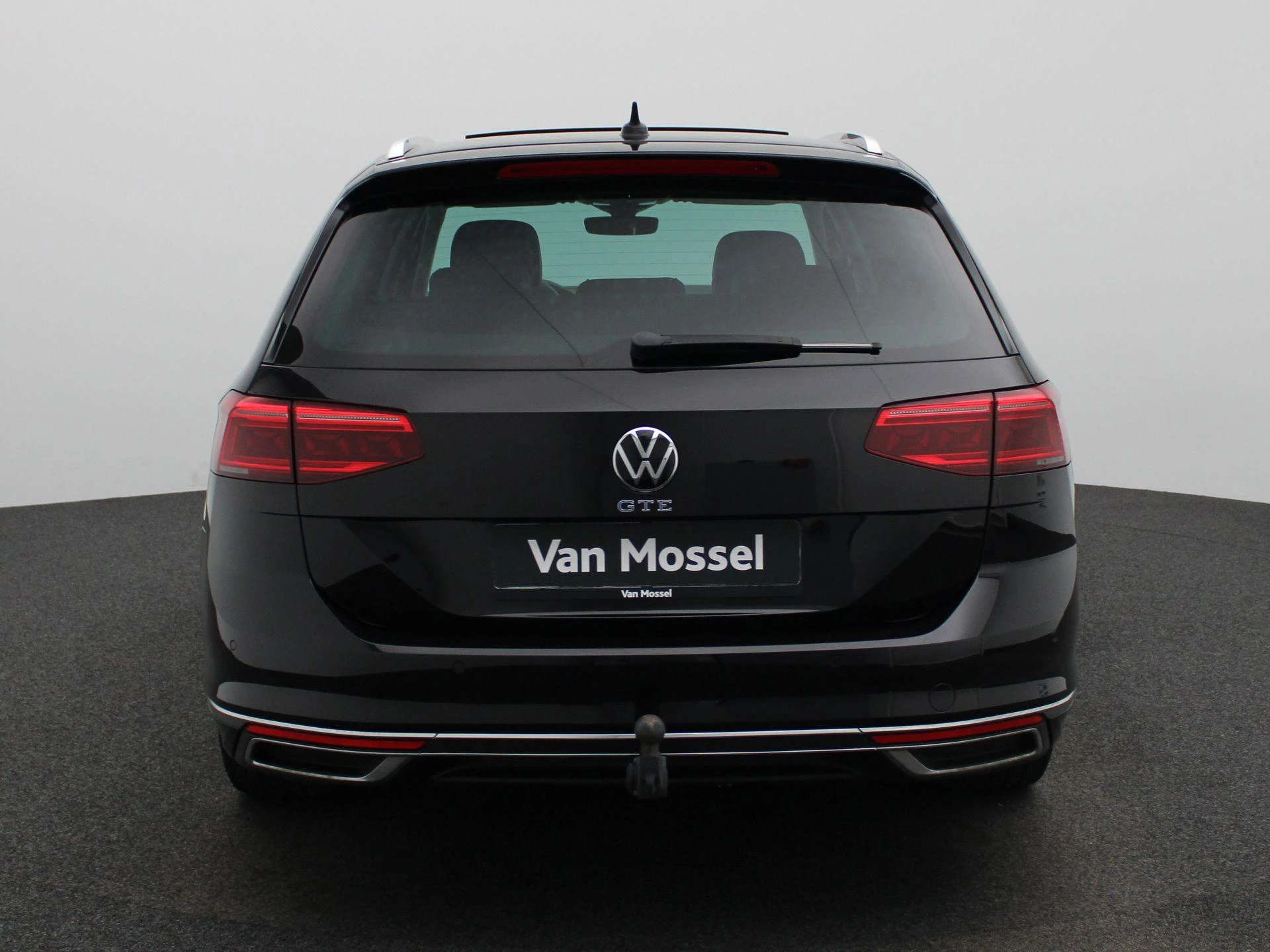 Volkswagen-Passat-image-4