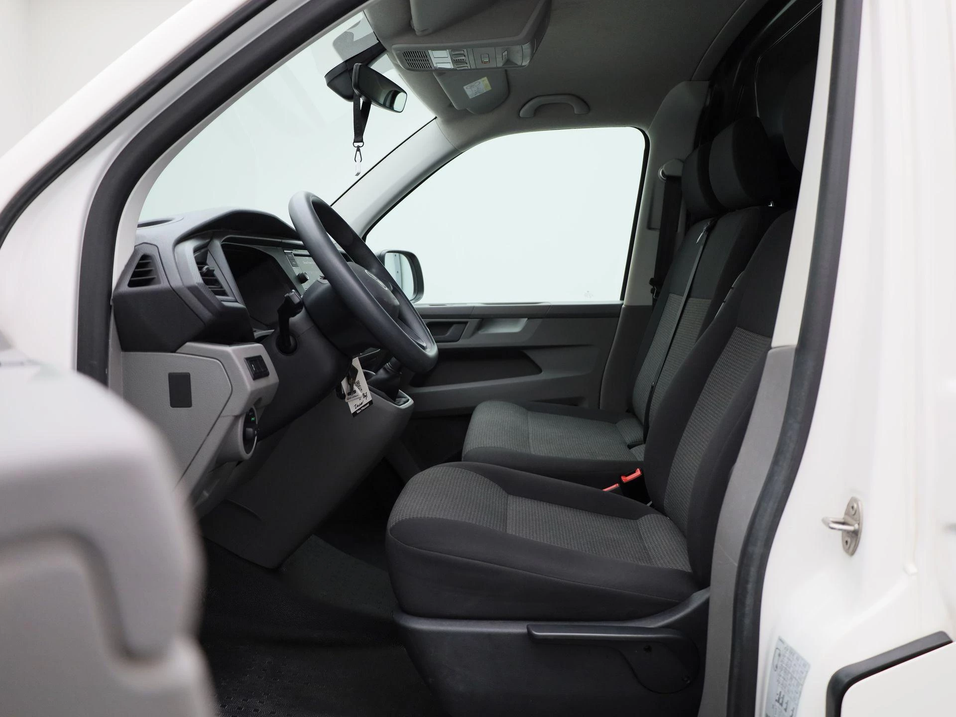 Volkswagen Transporter 2.0 TDI L1H1 110PK