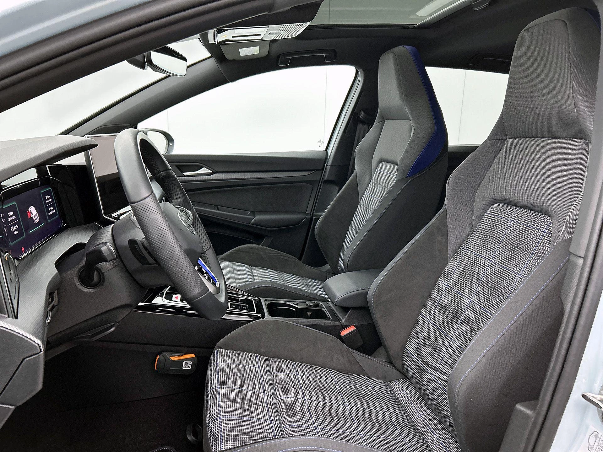 Volkswagen-Golf-image-33